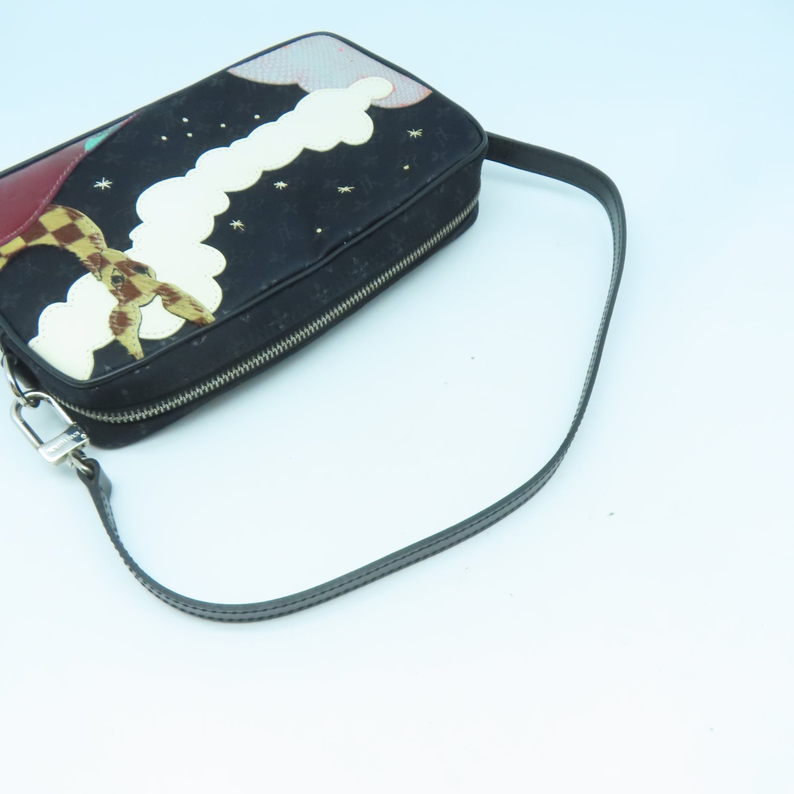 LOUIS VUITTON Monogram Mini Satin Comte De Fees Pouch銀扣肩背袋黑色
