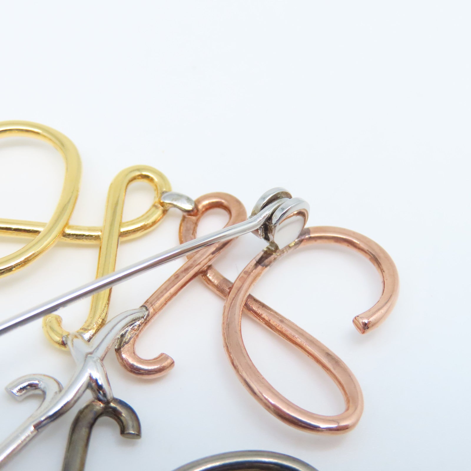 LOEWE 金屬Brooch胸針多色