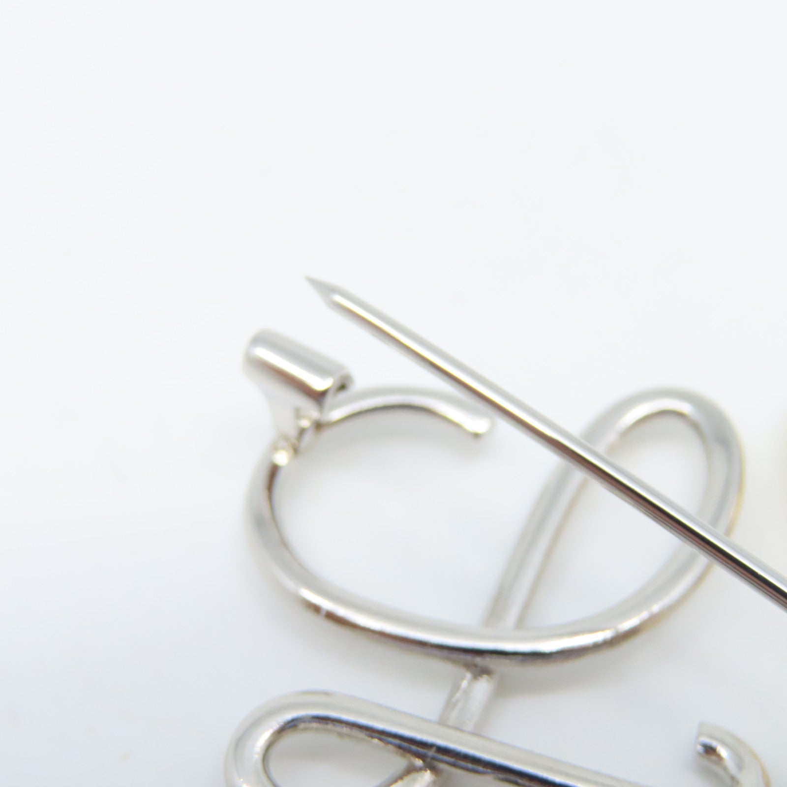 LOEWE 金屬Brooch胸針多色