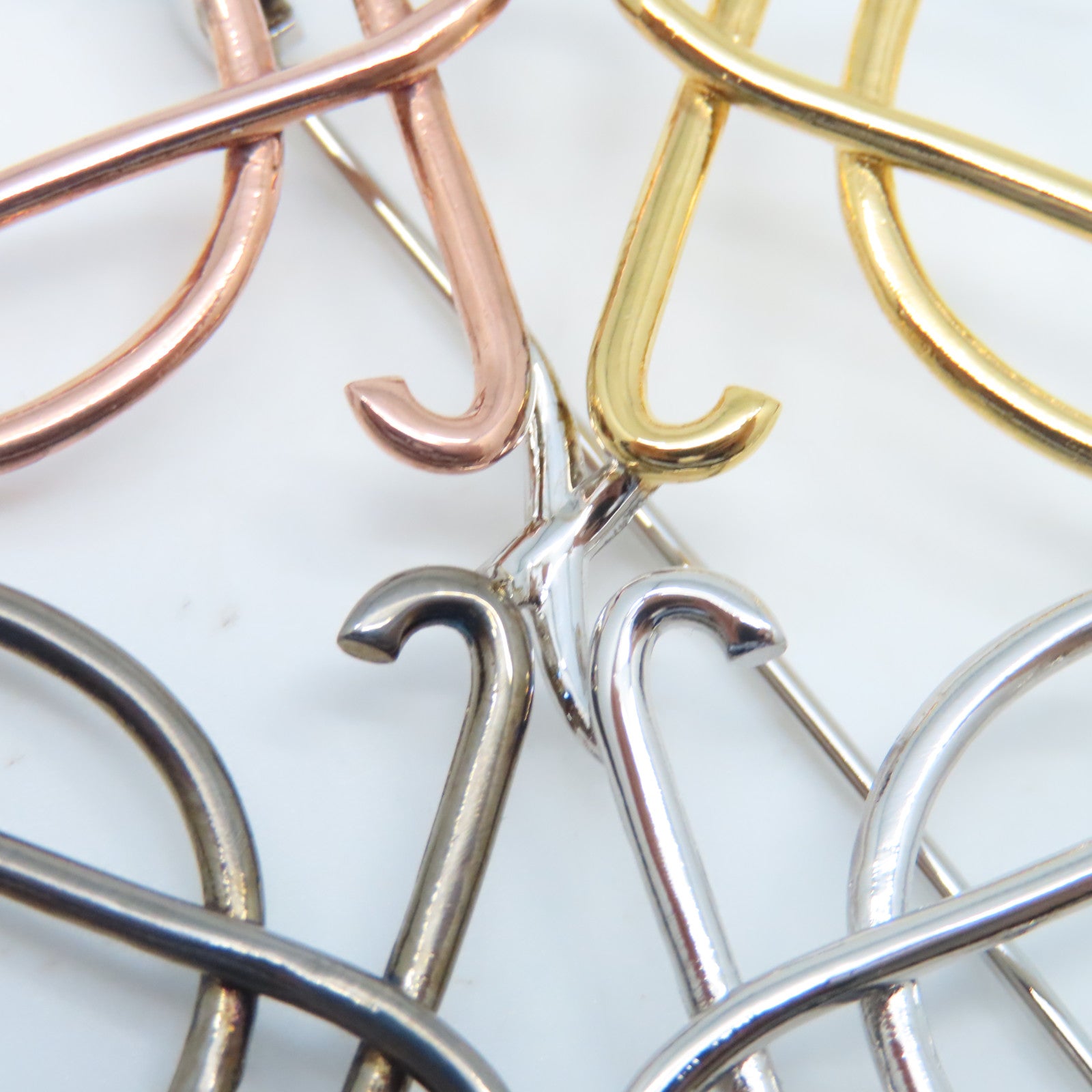 LOEWE 金屬Brooch胸針多色
