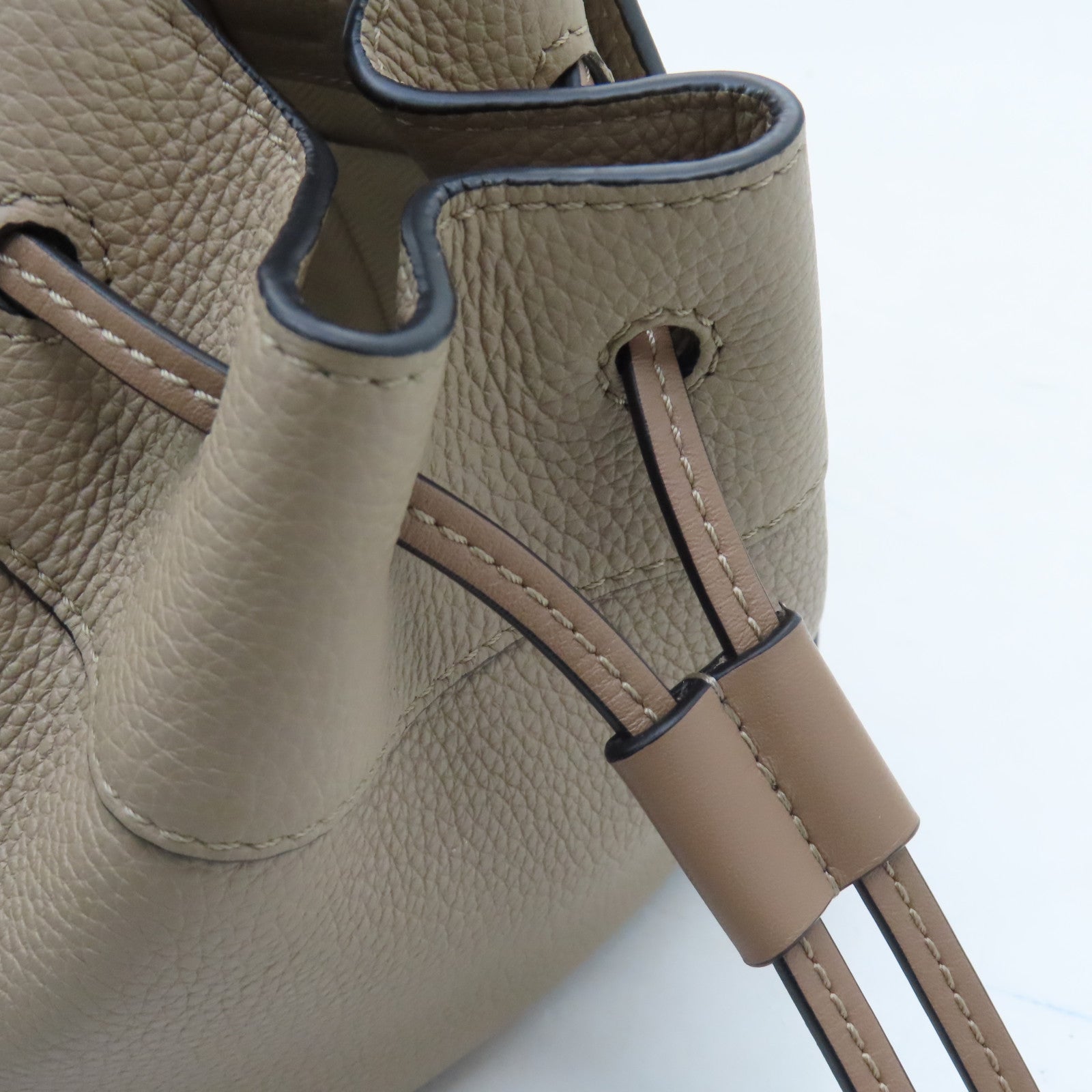 LOEWE 【激減優惠】牛皮皮革Mini Hammock金扣手挽肩背兩用袋啡色