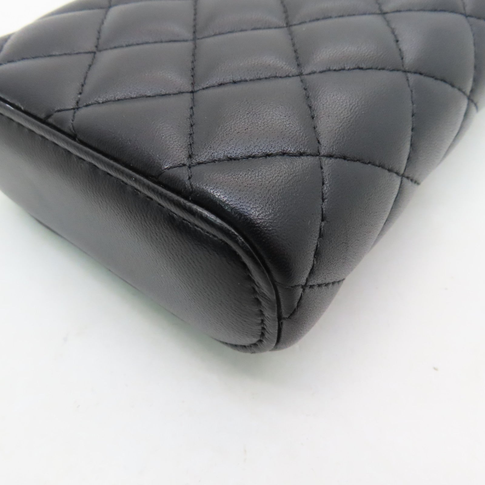 CHANEL 菱格羊皮皮革Chain Shoulder金扣鏈帶肩背袋黑色