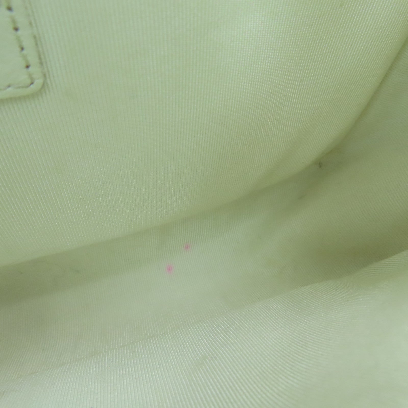 CHANEL 菱格牛皮皮革Boy 25cm银扣肩背袋黑色/白色