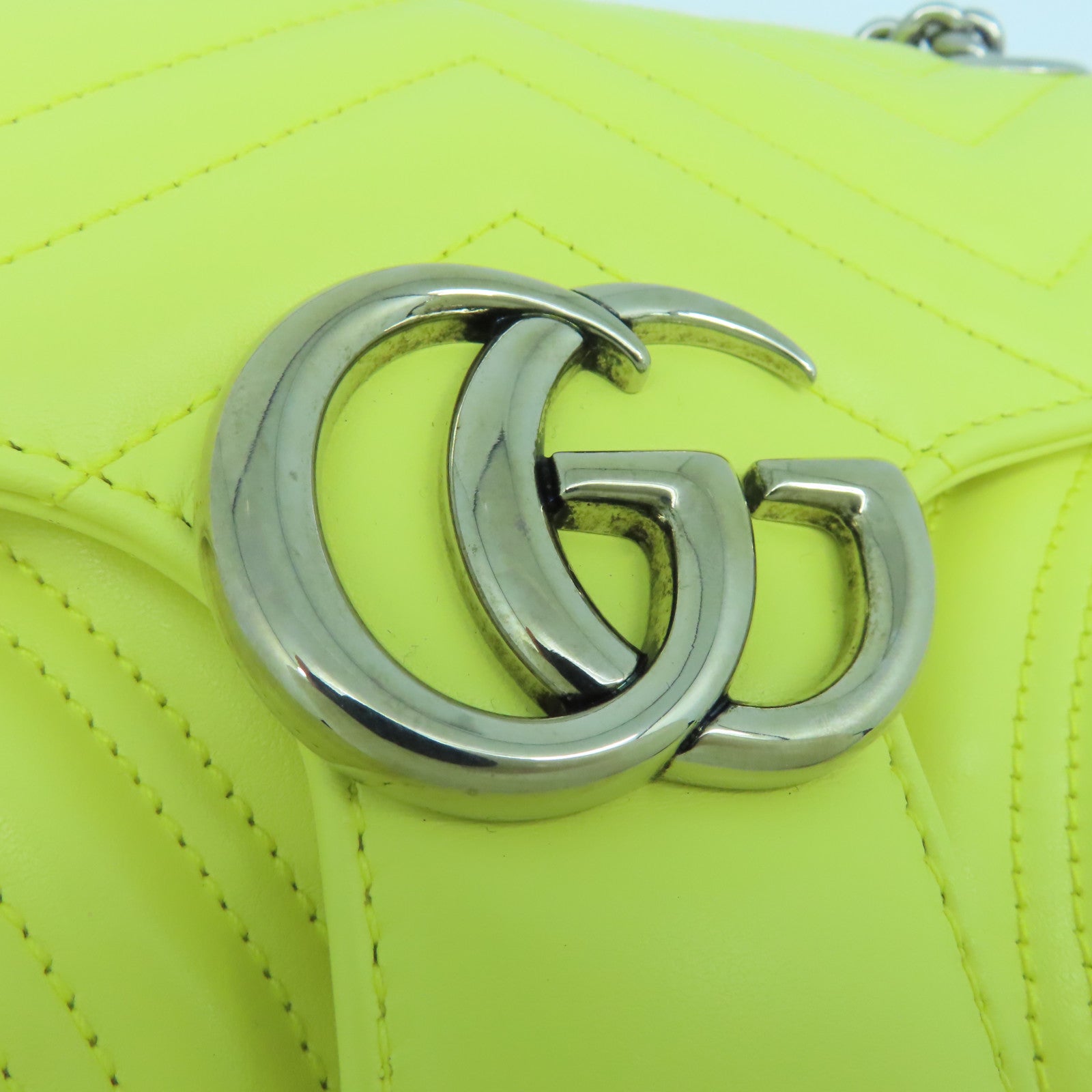 GUCCI 牛皮皮革GG Marmont銀扣鏈帶肩背袋黃色