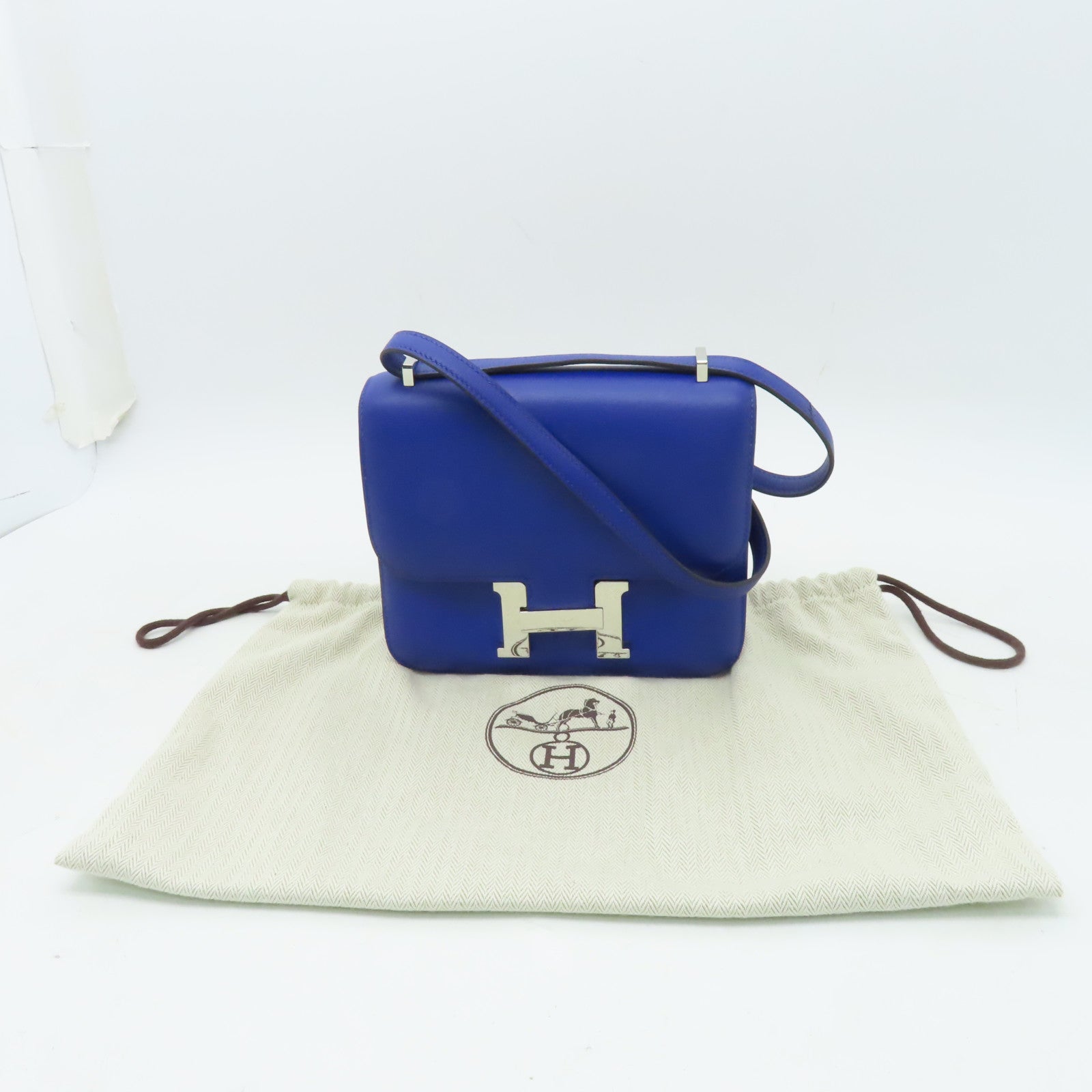 HERMES Swift皮革Constance Mini銀扣肩背袋藍色