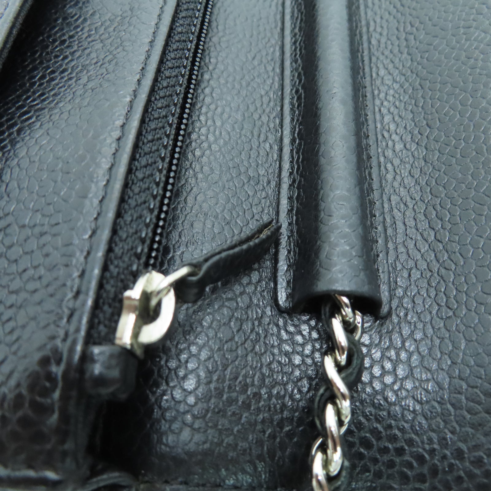 CHANEL 菱格Caviar皮革Chain Shoulder银扣链带肩背袋黑色