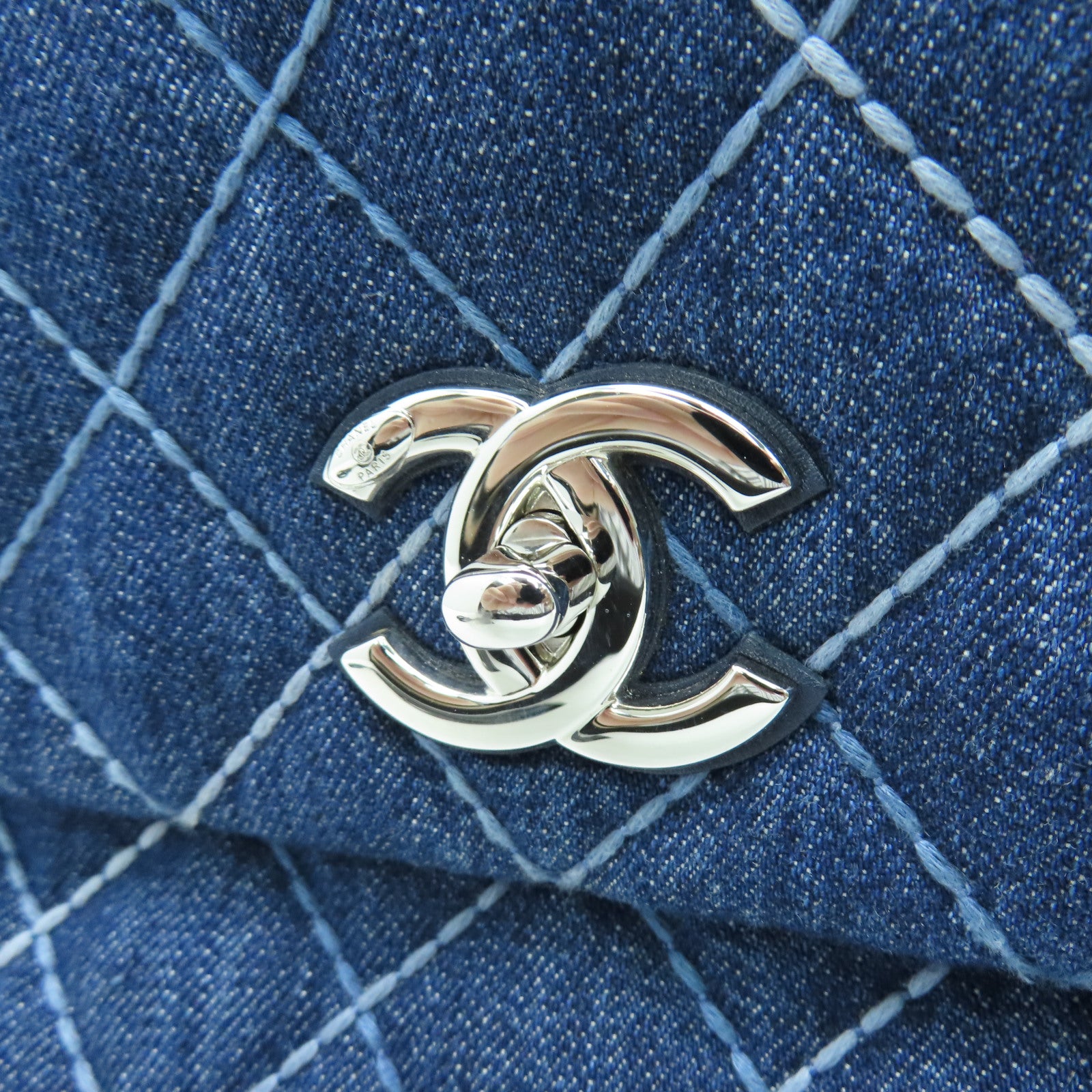 CHANEL 菱格Denim Coco handle銀扣鏈帶肩背袋藍色
