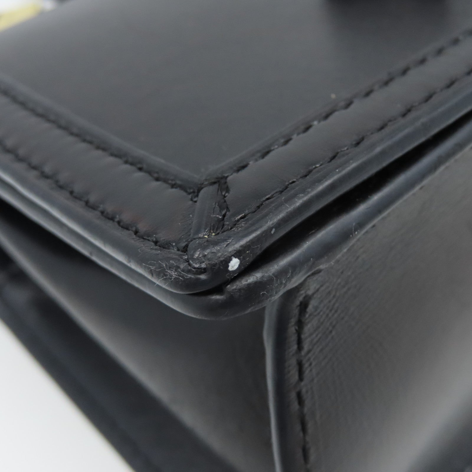 LOEWE 牛皮皮革Barcelona Small金扣肩背袋黑色