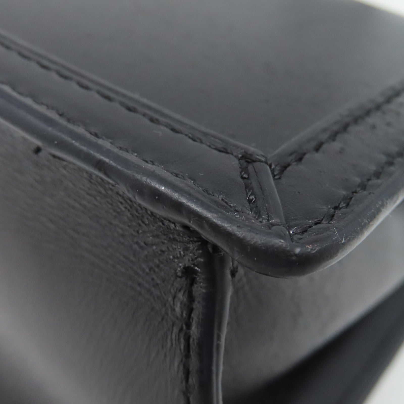 LOEWE 牛皮皮革Barcelona Small金扣肩背袋黑色