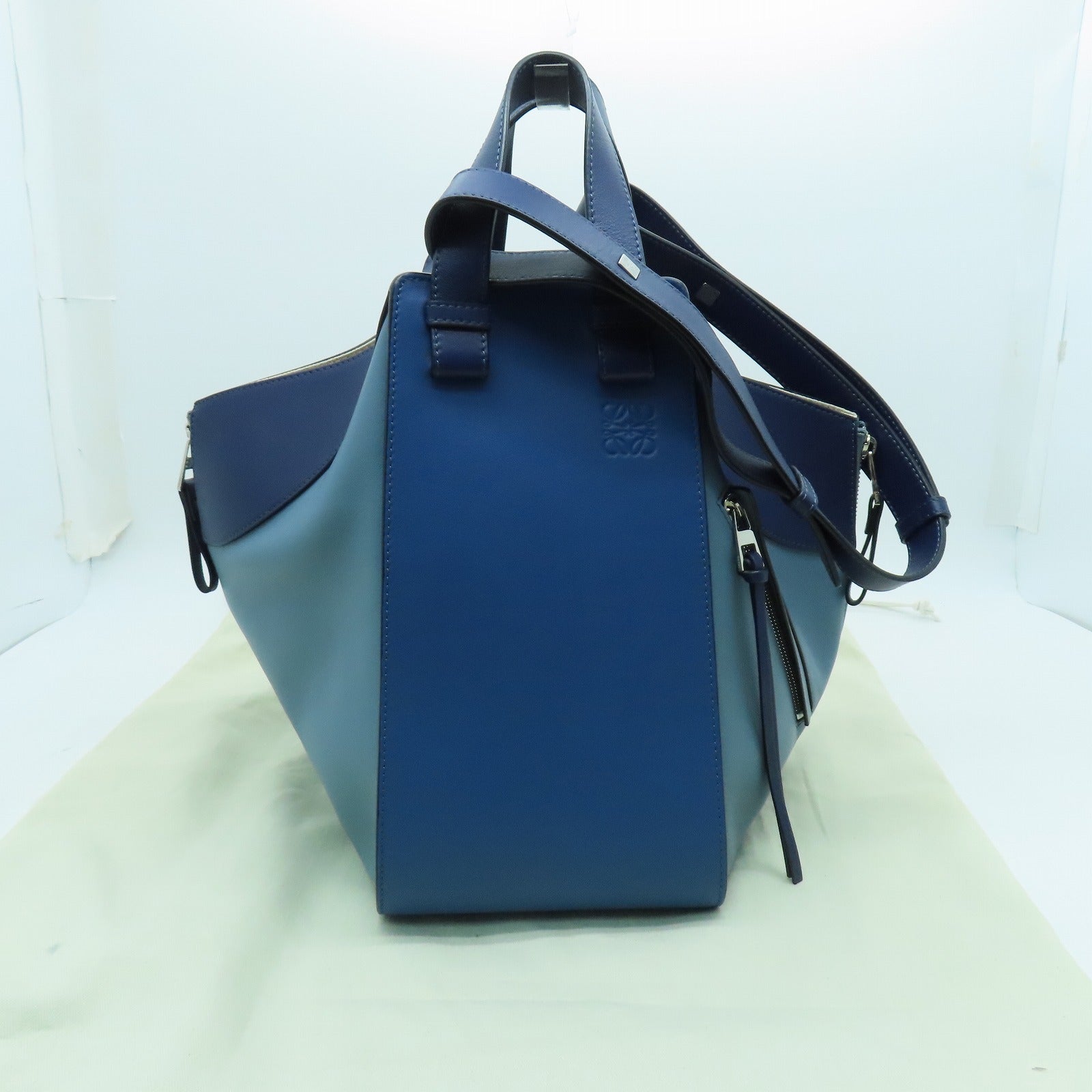 LOEWE 牛皮皮革Hammock銀扣肩背袋藍色