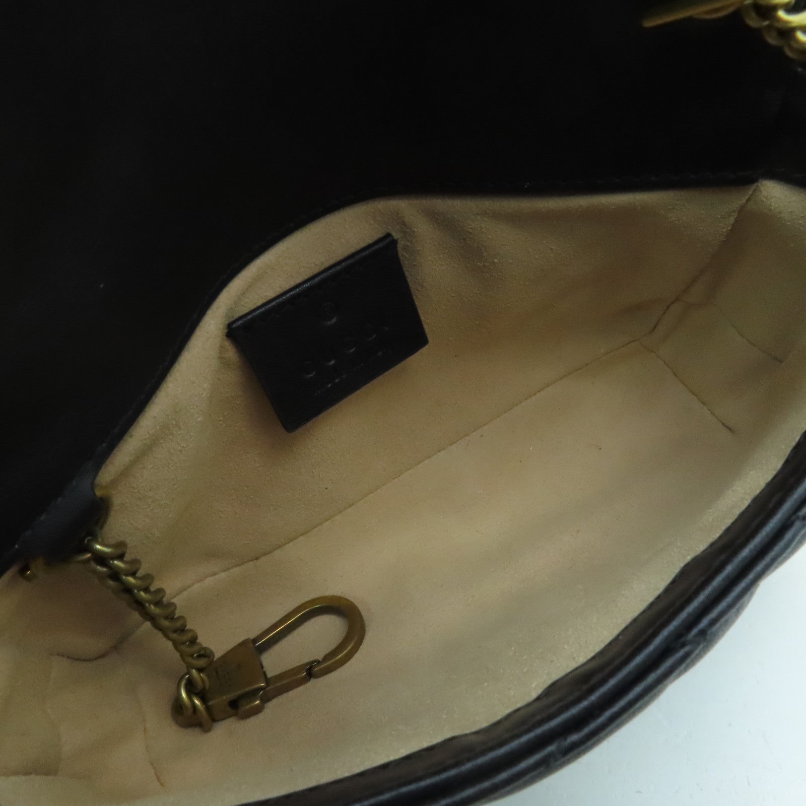 GUCCI 牛皮皮革GG Marmont金扣鏈帶肩背袋黑色