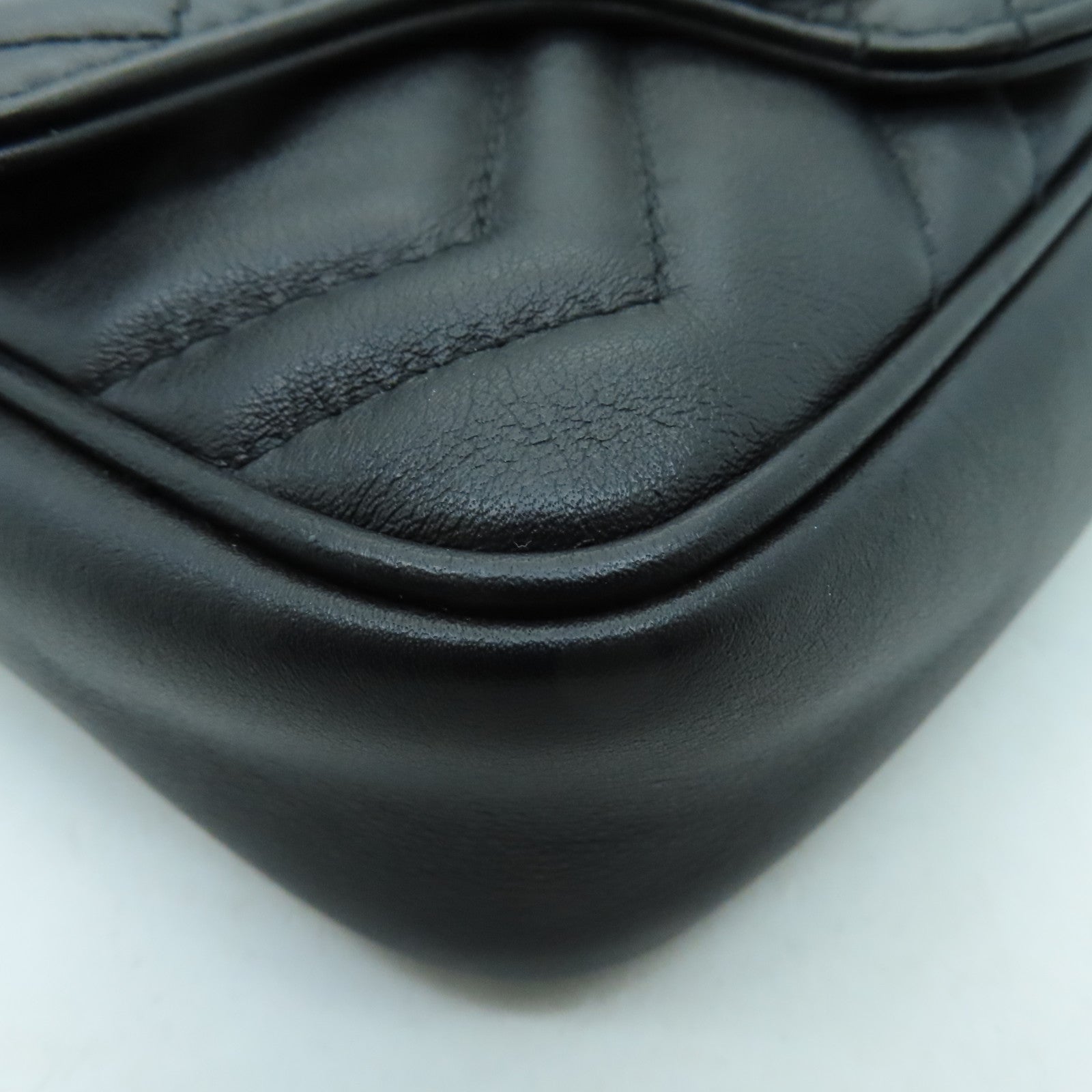 GUCCI 牛皮皮革GG Marmont金扣鏈帶肩背袋黑色