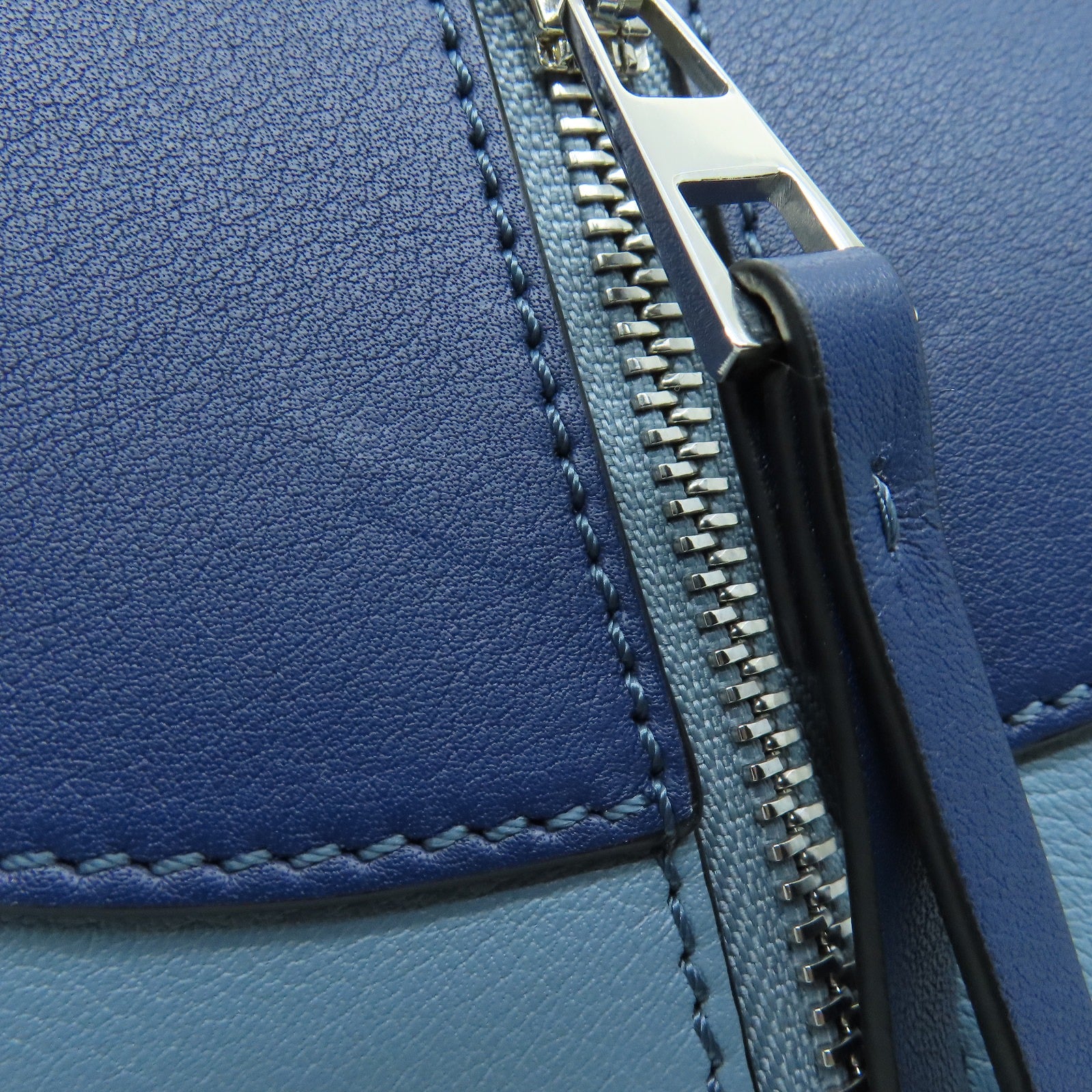 LOEWE 牛皮皮革Hammock銀扣肩背袋藍色