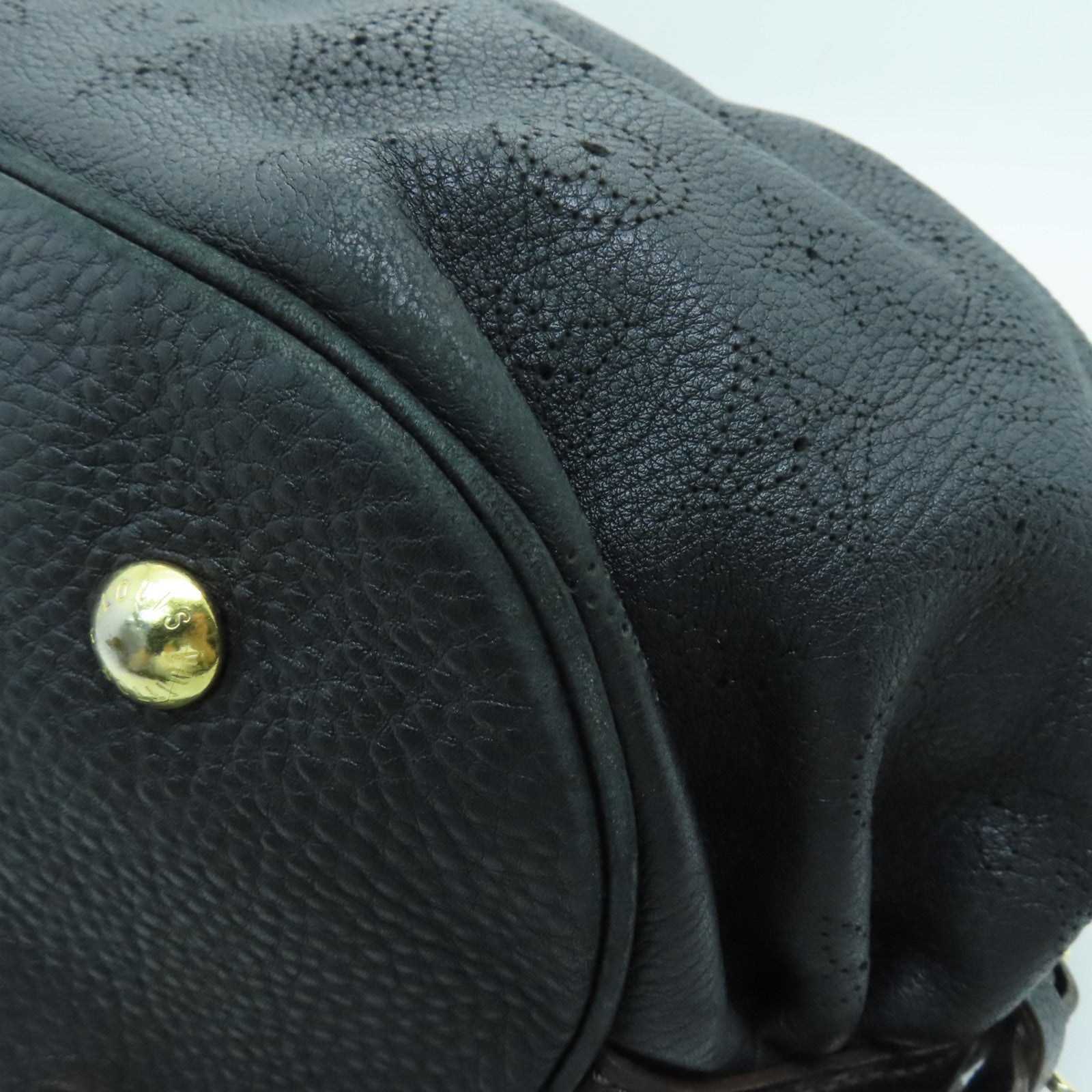 LOUIS VUITTON 牛皮皮革Mahina金扣手挽肩背兩用袋黑色