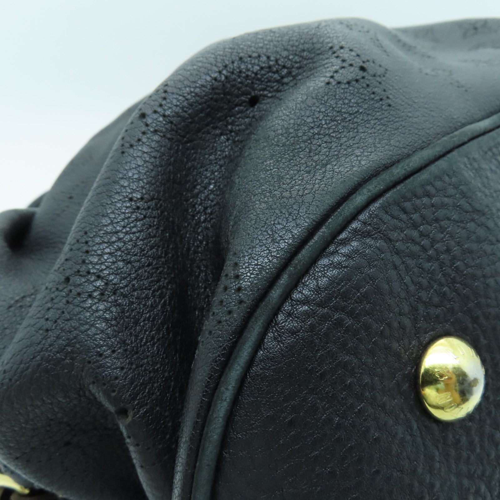LOUIS VUITTON 牛皮皮革Mahina金扣手挽肩背兩用袋黑色