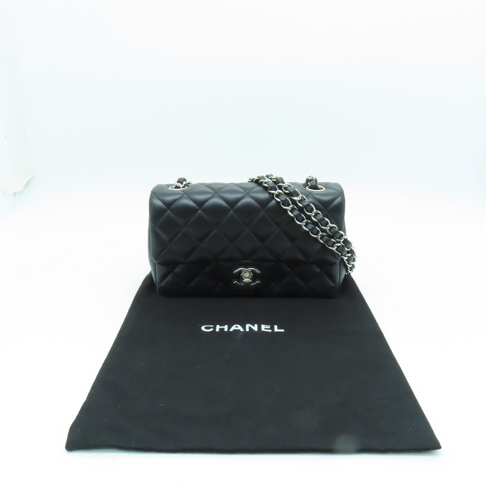 CHANEL 菱格羊皮皮革Classic 20cm銀扣鏈帶肩背袋黑色