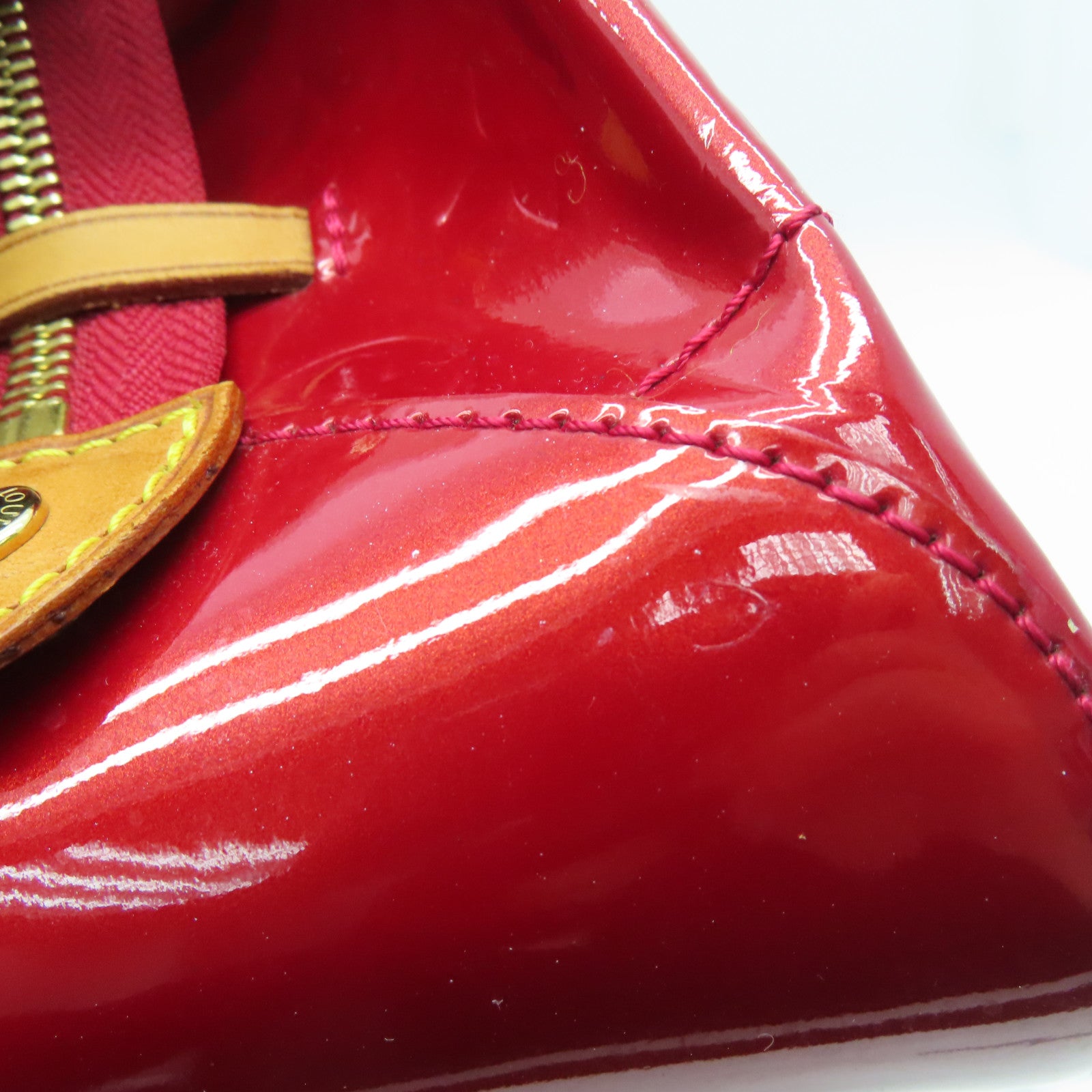 LOUIS VUITTON Mono-Vernis Rosewood Avenue Shoulder Bag金扣肩背袋红色