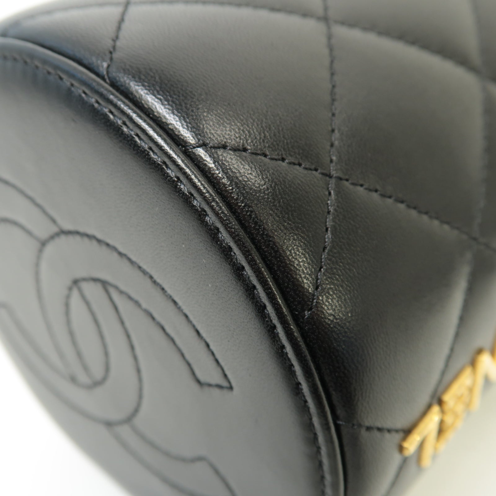 CHANEL 菱格羊皮皮革Vanity Case金扣鏈帶肩背袋黒色
