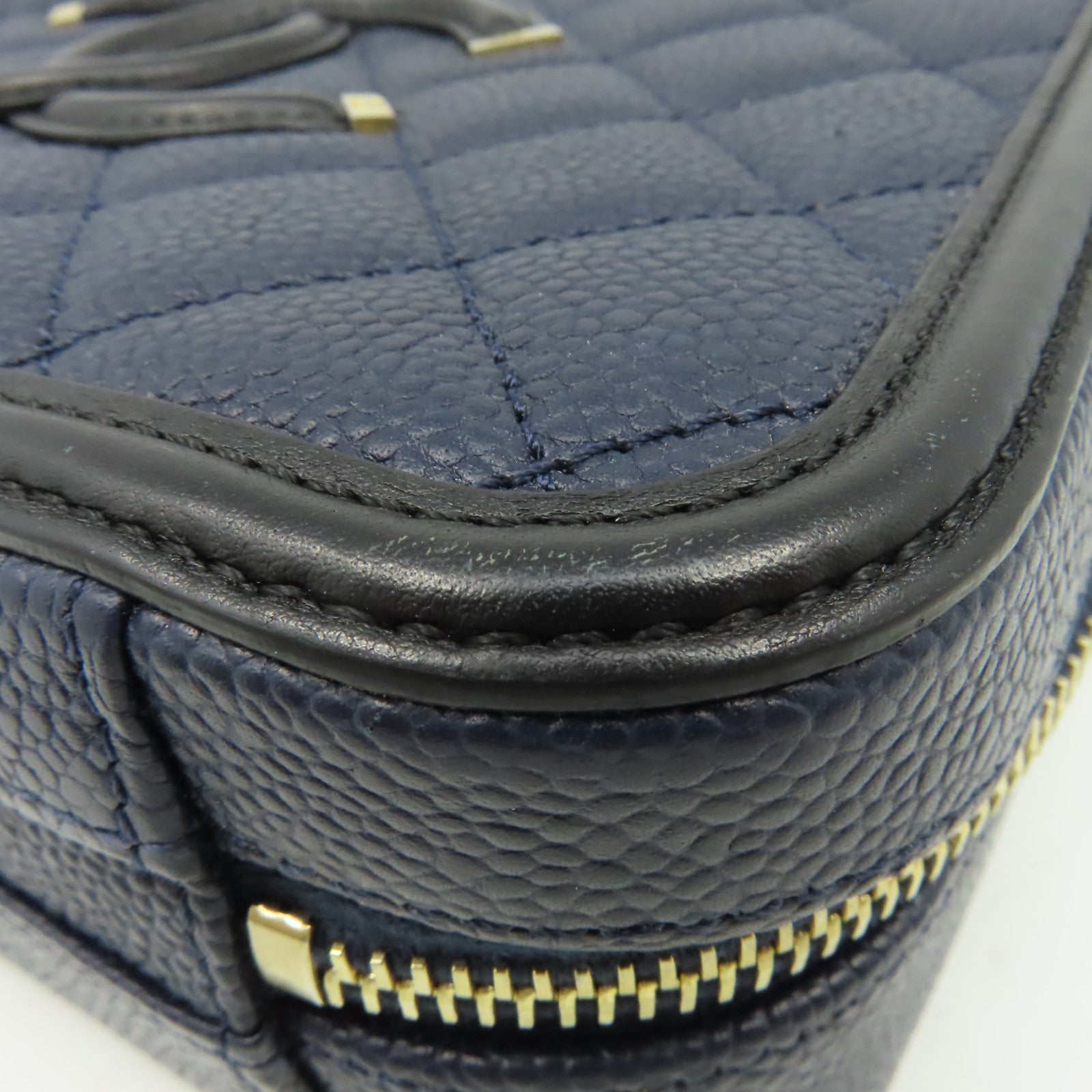 CHANEL 菱格Caviar皮革Vanity Case Chain Shoulder Bag金扣鏈帶手挽肩背兩用袋寶藍色