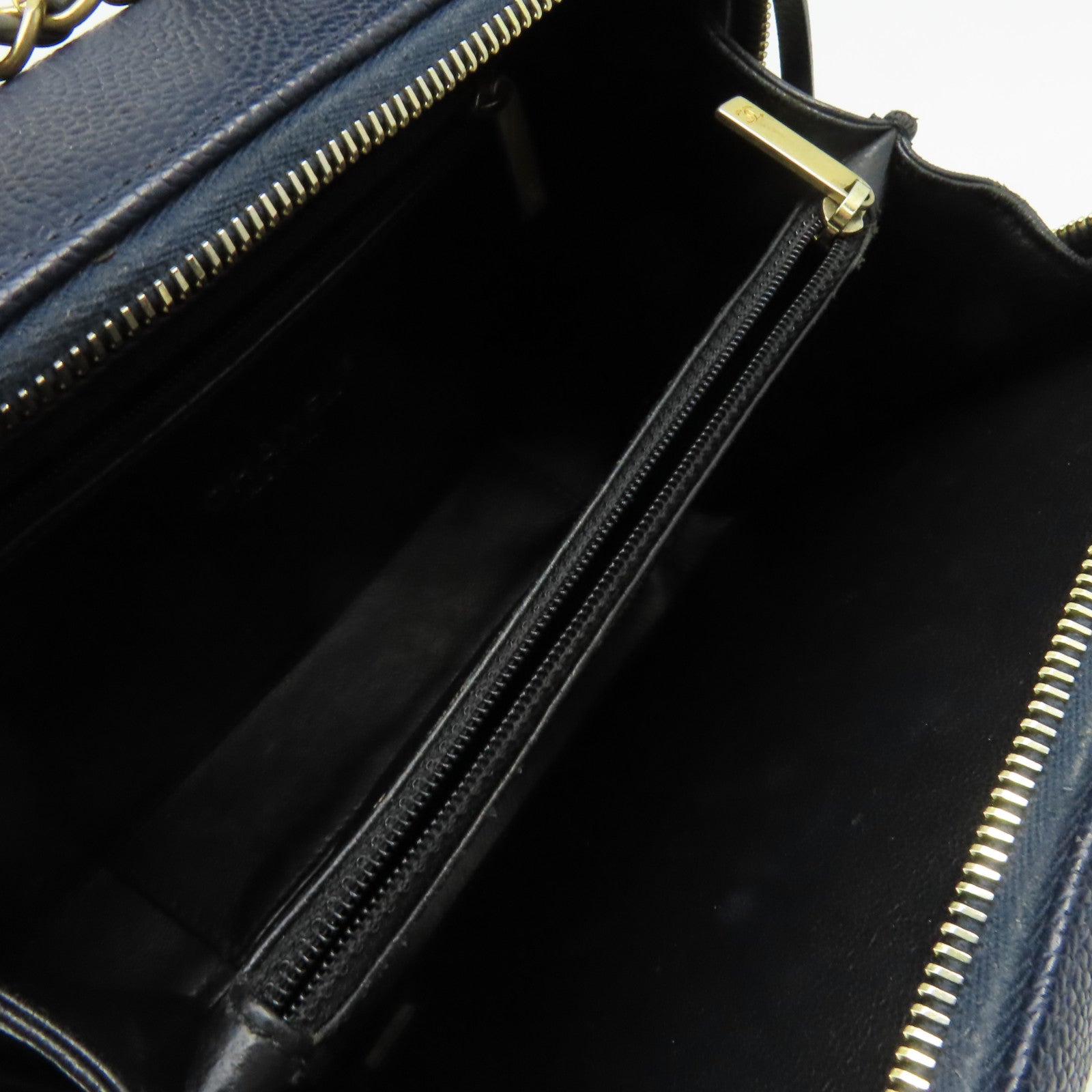CHANEL 菱格Caviar皮革Vanity Case Chain Shoulder Bag金扣鏈帶手挽肩背兩用袋寶藍色