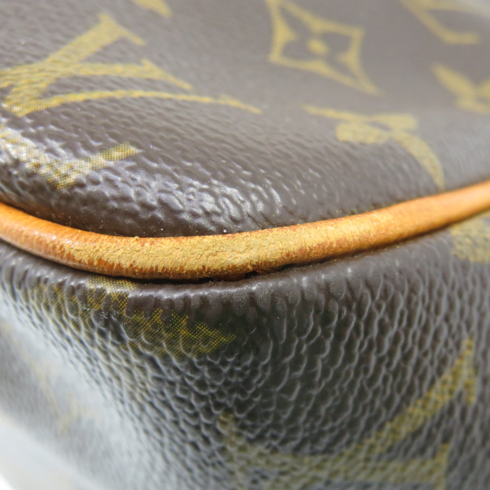 LOUIS VUITTON Monogram Batignolles Horizont Shoulder Bag肩背袋啡色