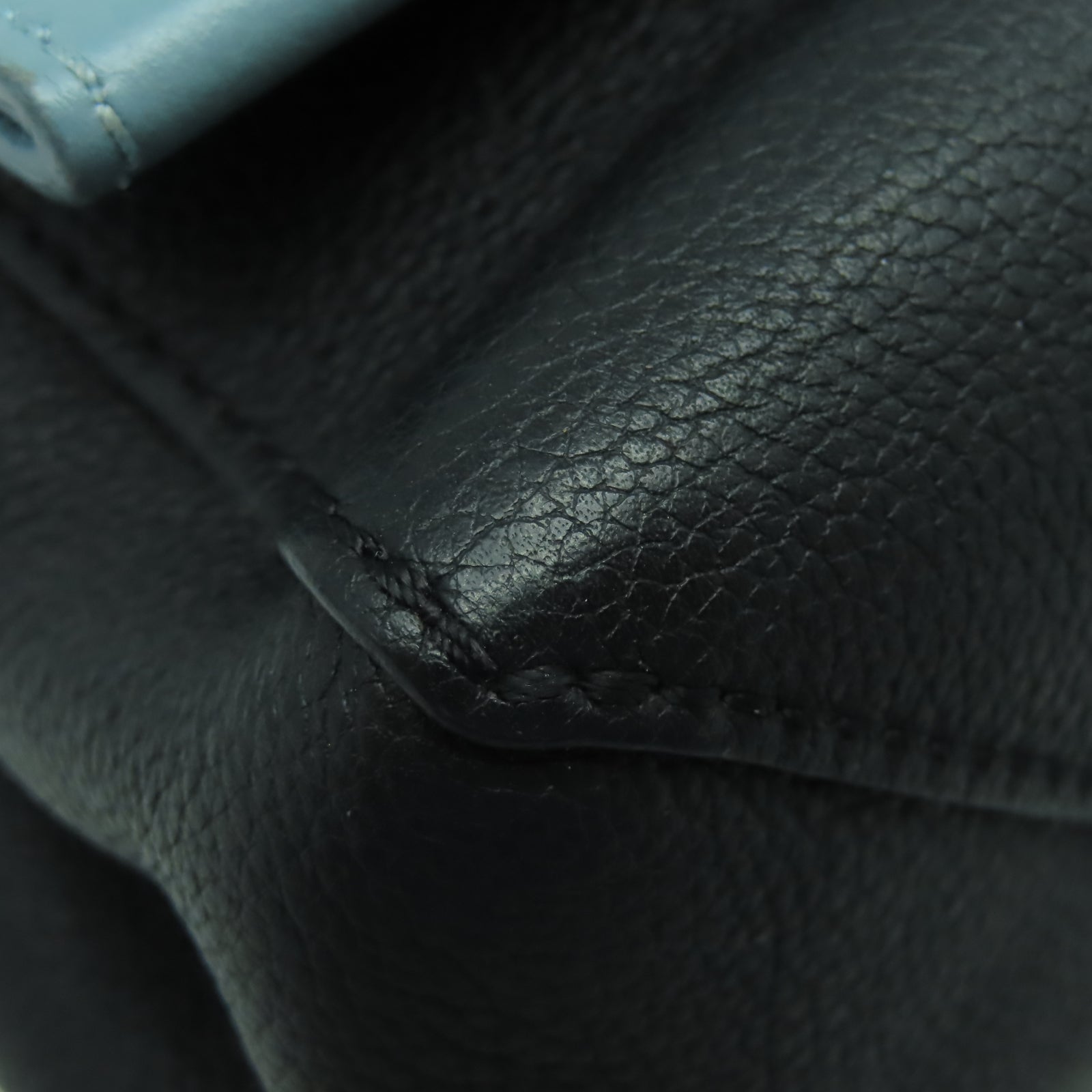 LOUIS VUITTON 牛皮皮革Lockme II銀扣手挽肩背兩用袋藍色/黑色