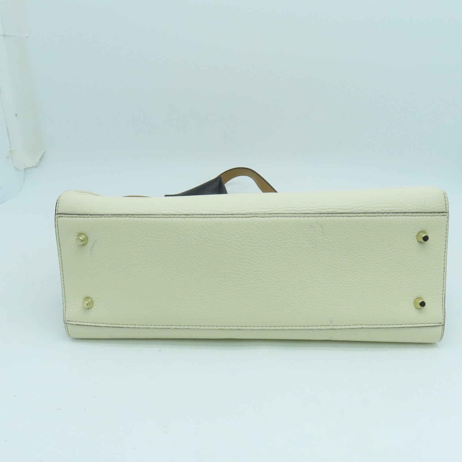Furla 牛皮皮革Margherita金扣手挽袋白色/米色