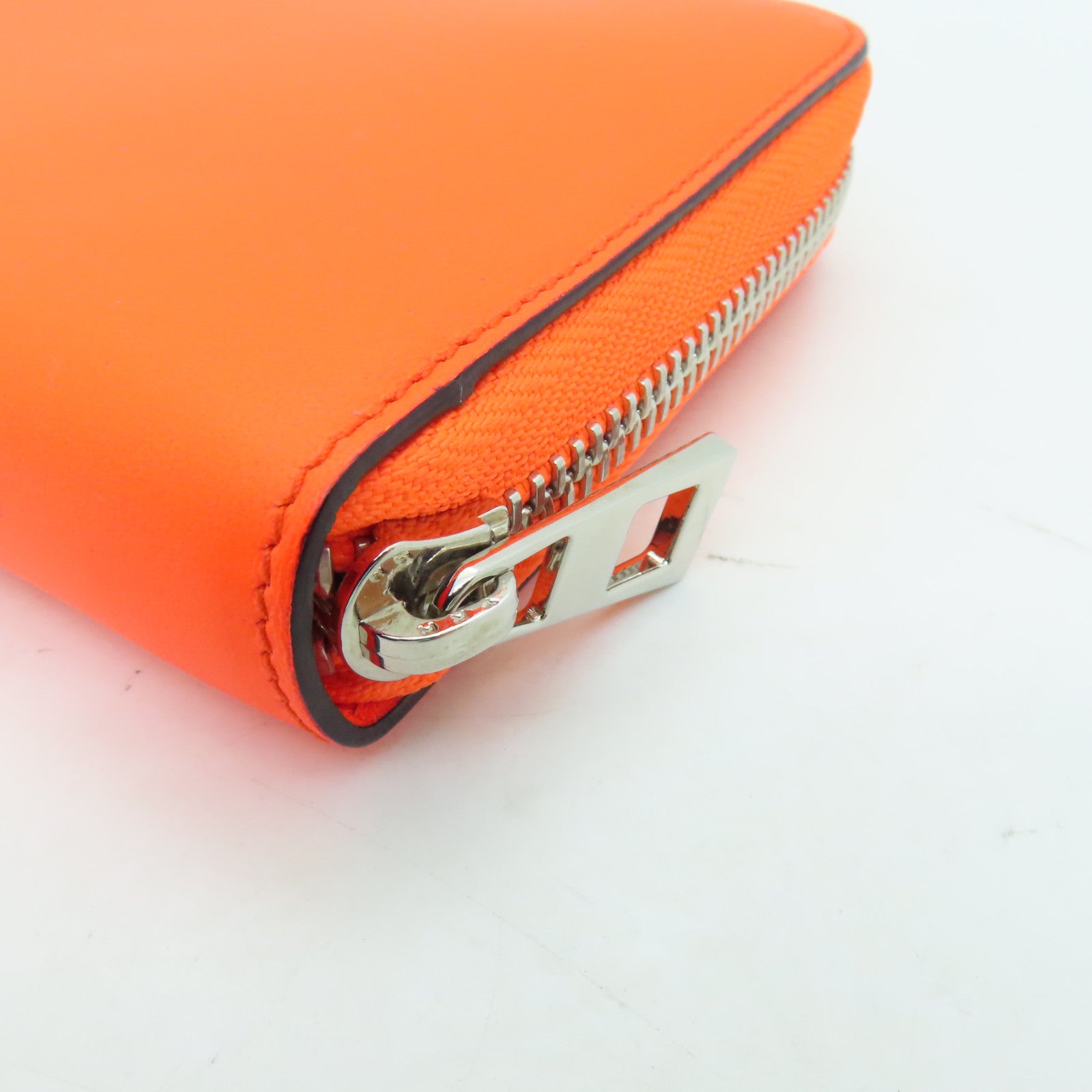 LOEWE 牛皮皮革Wallet銀扣長錢包橙色