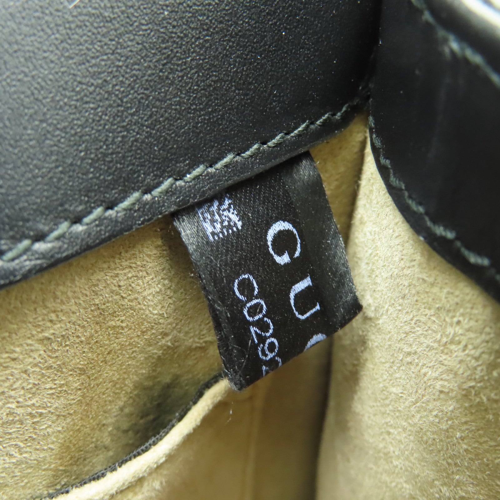 GUCCI 牛皮皮革Sylvie Mini金扣鏈帶肩背袋黑色