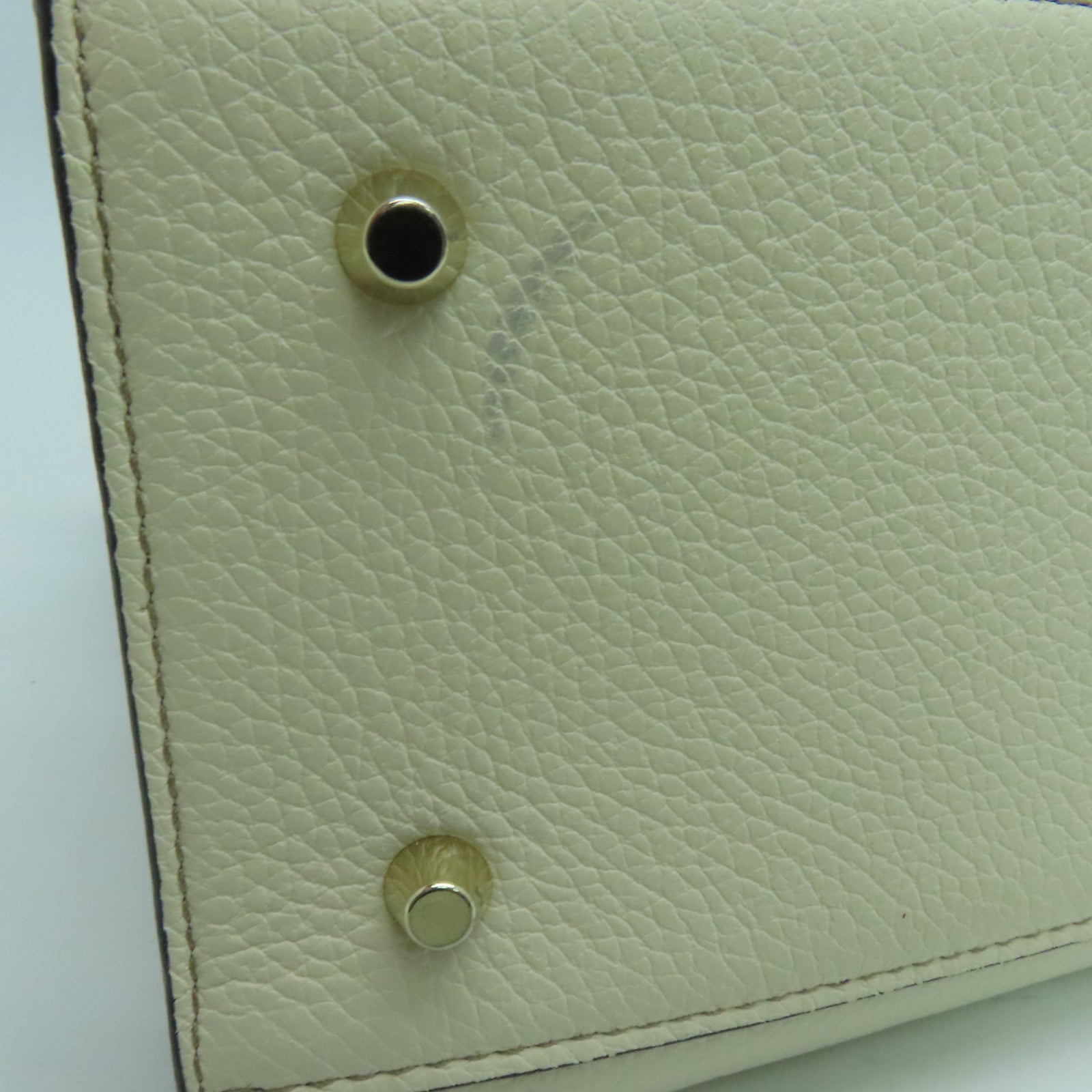 Furla 牛皮皮革Margherita金扣手挽袋白色/米色