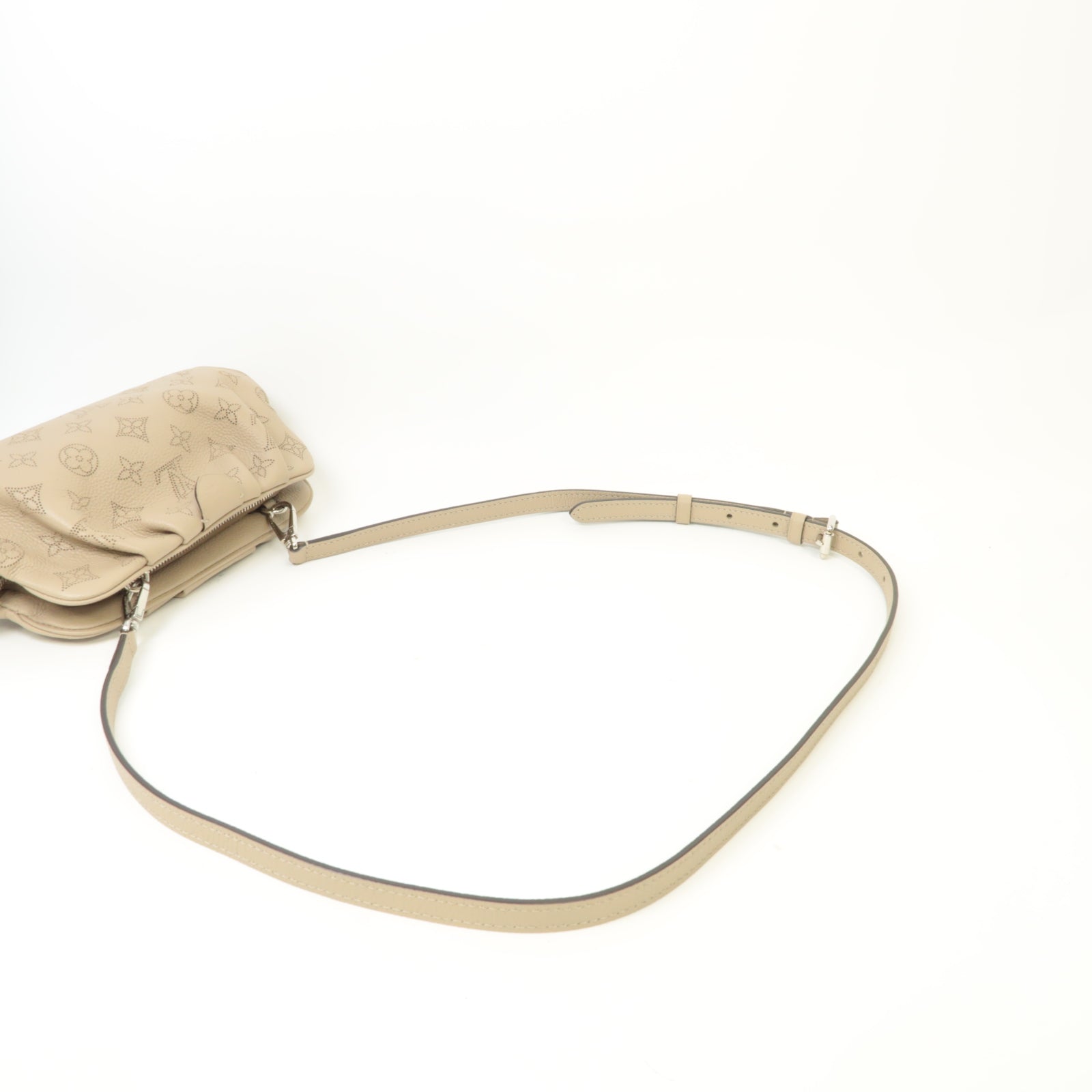 LOUIS VUITTON Mahina Scala Mini Pouch銀扣肩背袋米色