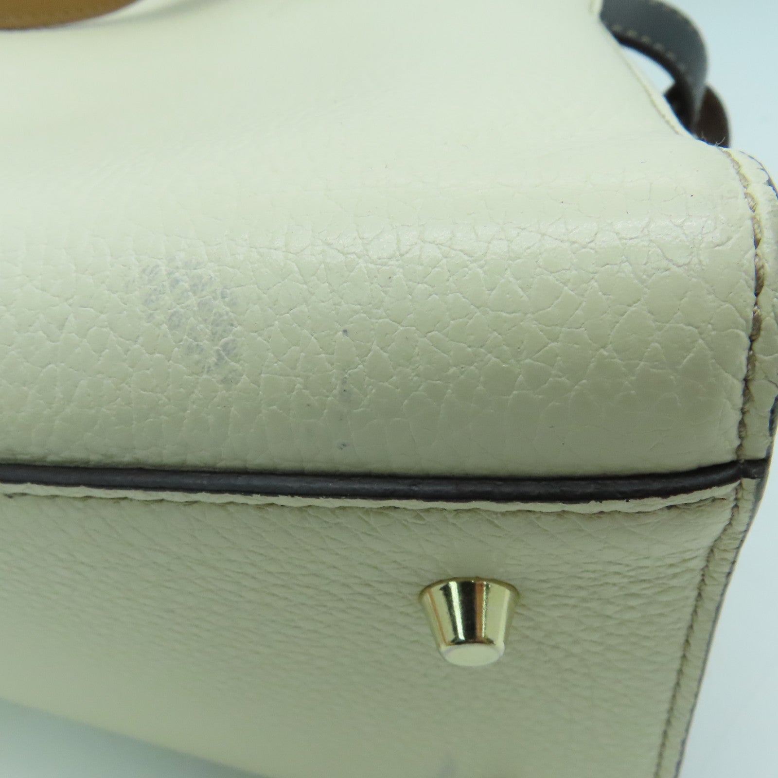 Furla 牛皮皮革Margherita金扣手挽袋白色/米色