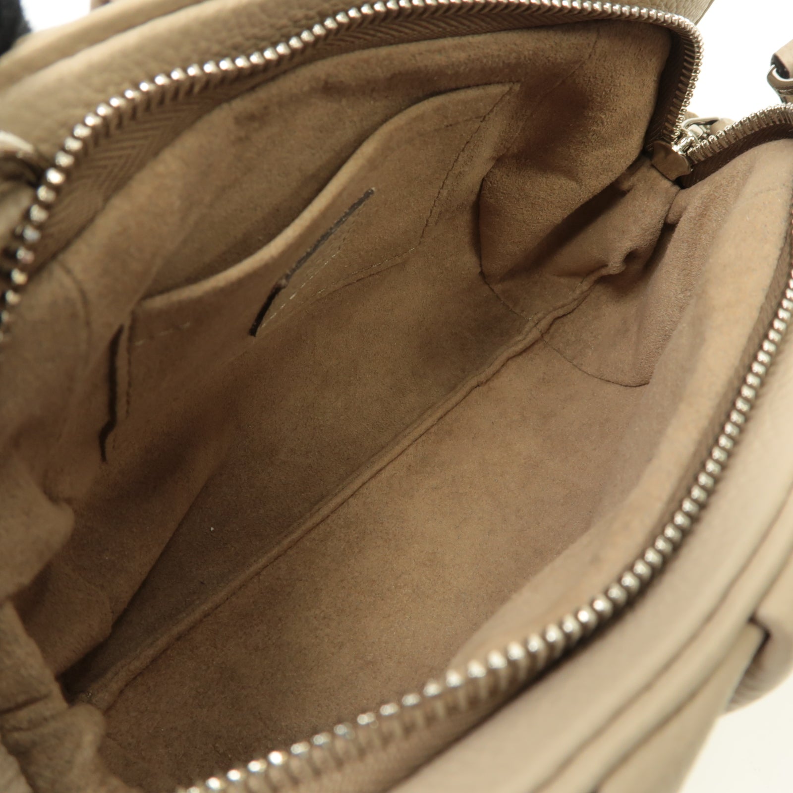 LOUIS VUITTON Mahina Scala Mini Pouch銀扣肩背袋米色