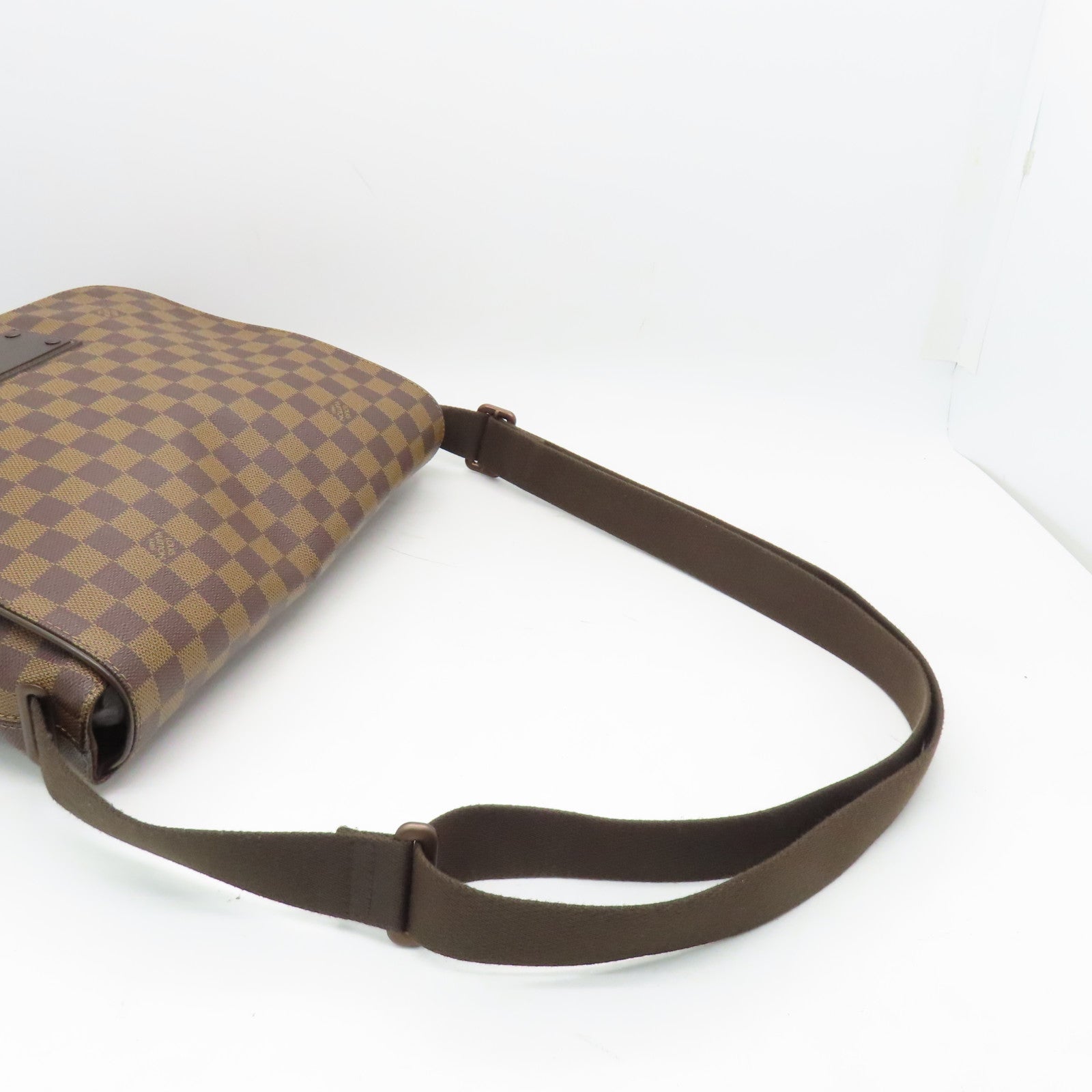 LOUIS VUITTON Damier Brooklyn MM Gold Buckle Shoulder Bag Brown