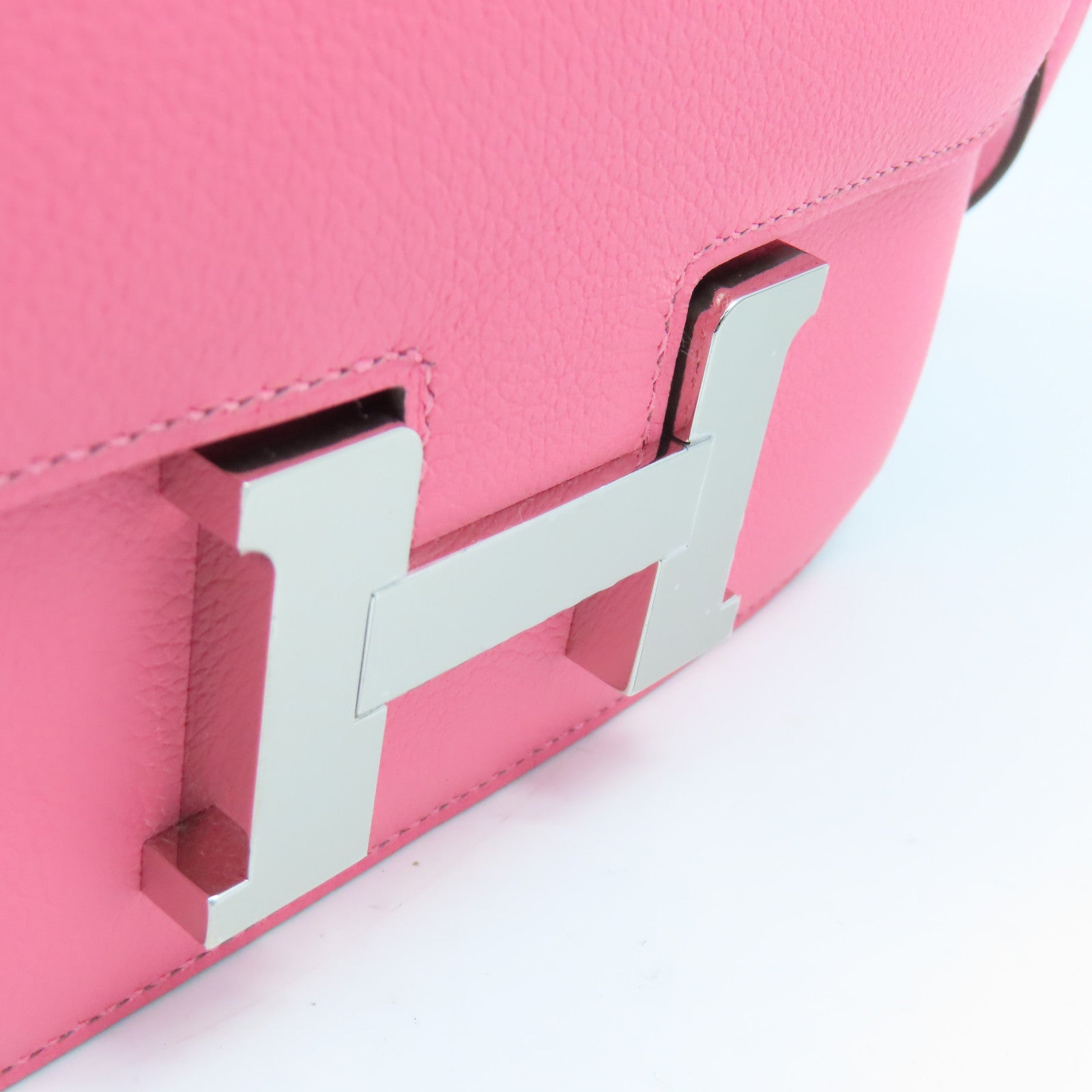 HERMES Evercolor皮革Constance Mini銀扣肩背袋Rose Azalee粉紅色
