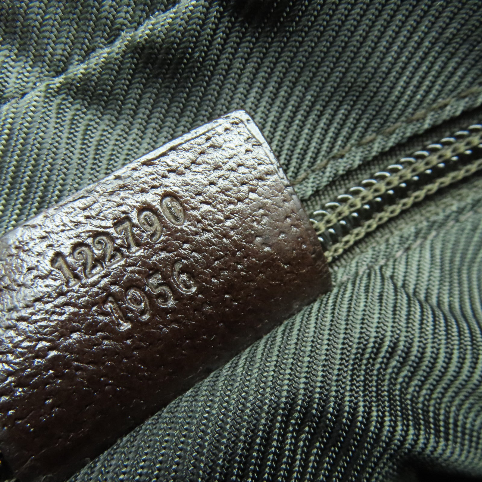 GUCCI GG帆布Shoulder Bag銀扣肩背袋啡色