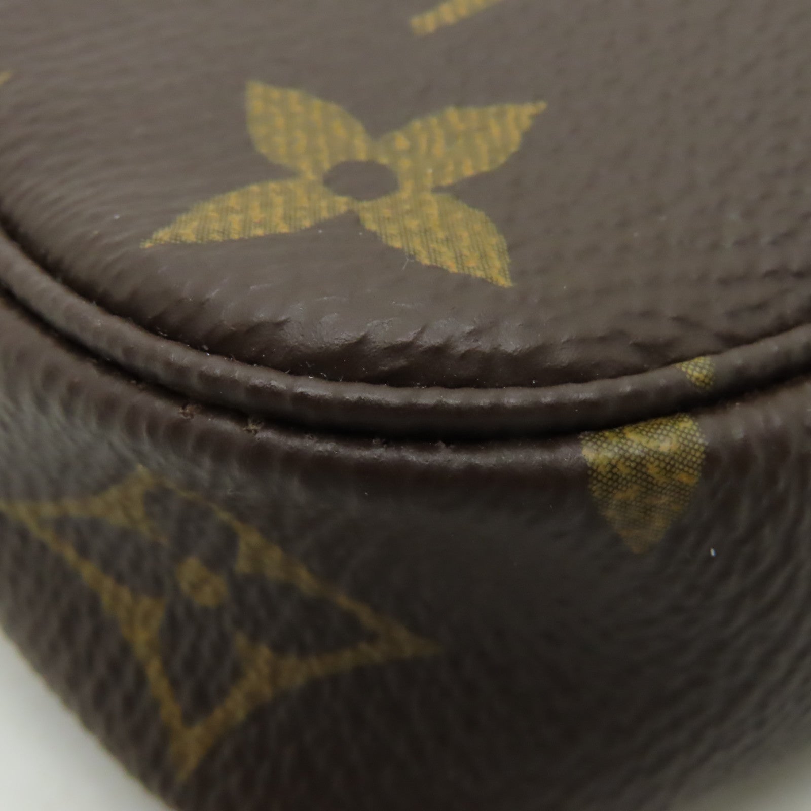 LOUIS VUITTON Monogram Mini Pochette Accessoires金扣手挽袋啡色
