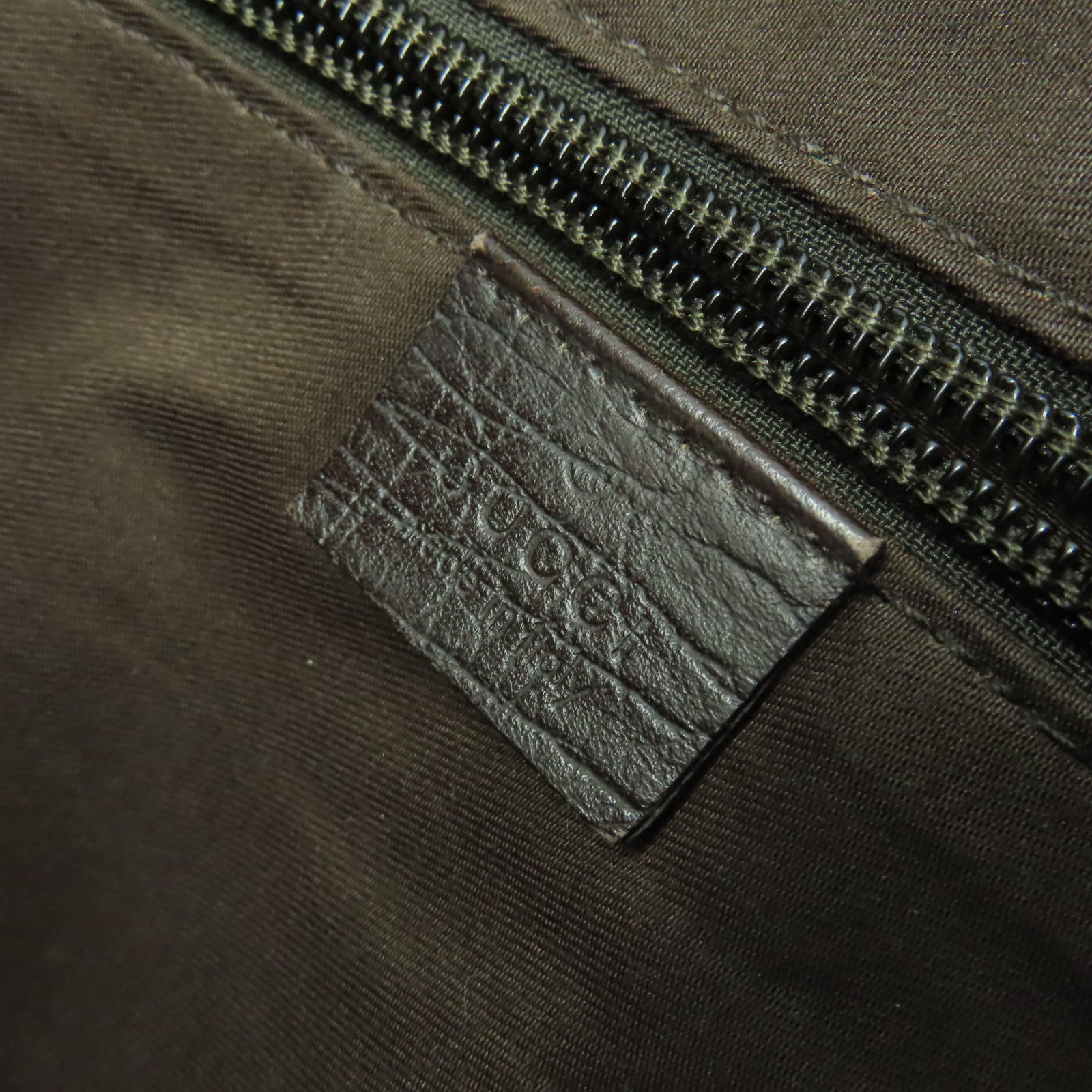 GUCCI 塗層帆布Shoulder Bag銀扣肩背袋棕色