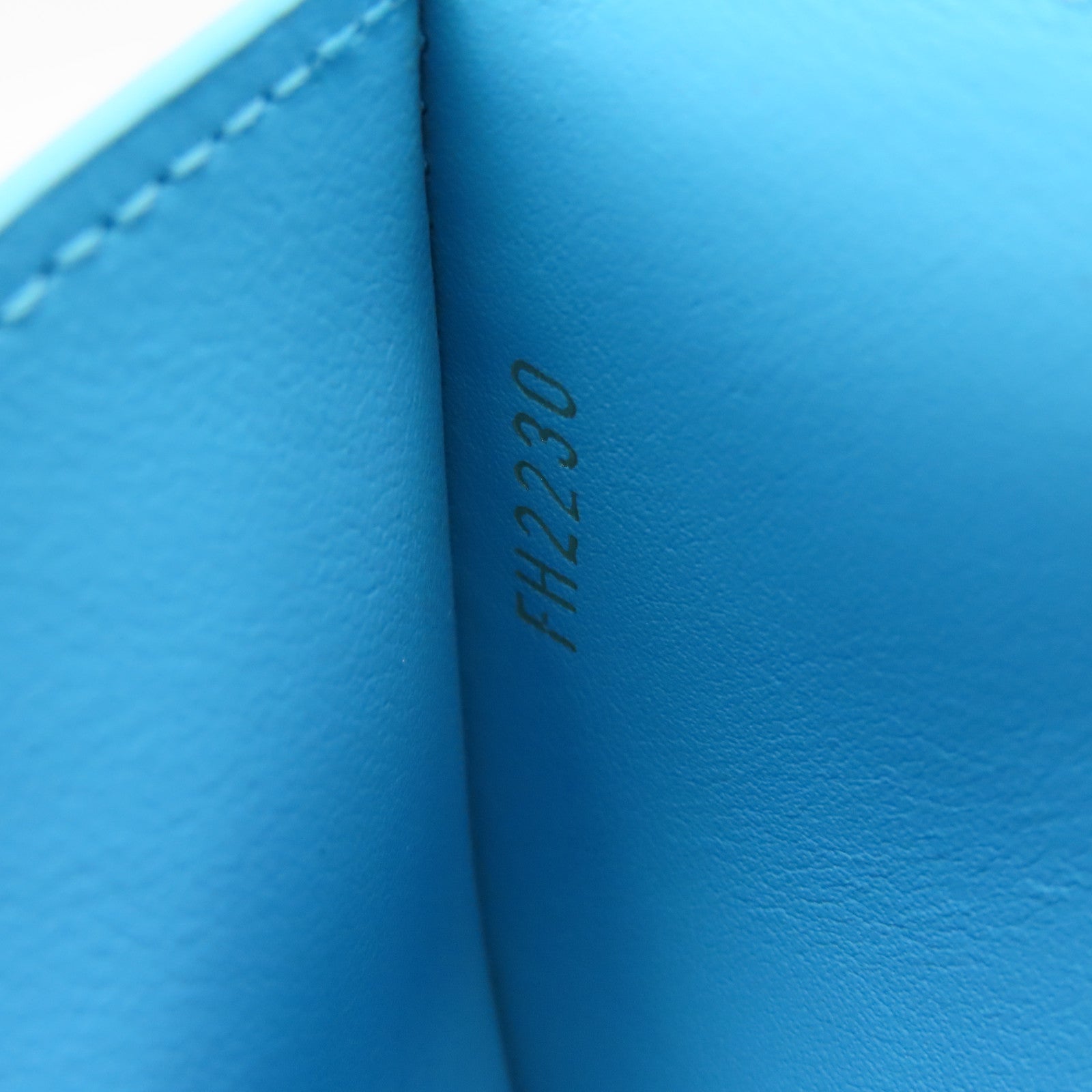 LOUIS VUITTON 【激减优惠】牛皮皮革Point 9 Small Wallet金扣钱包白色