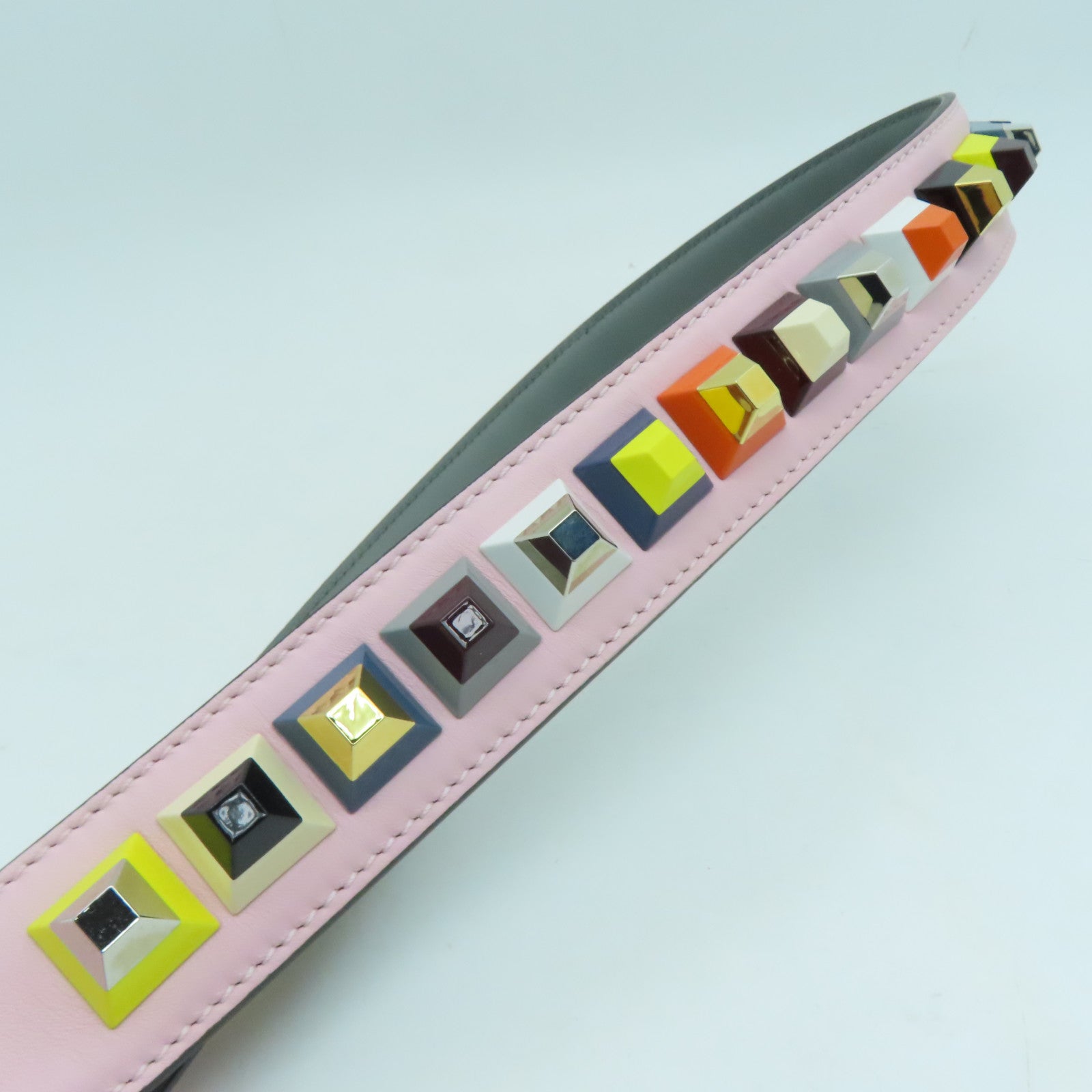 FENDI 牛皮皮革Shoulder Strap银扣肩背带粉红色