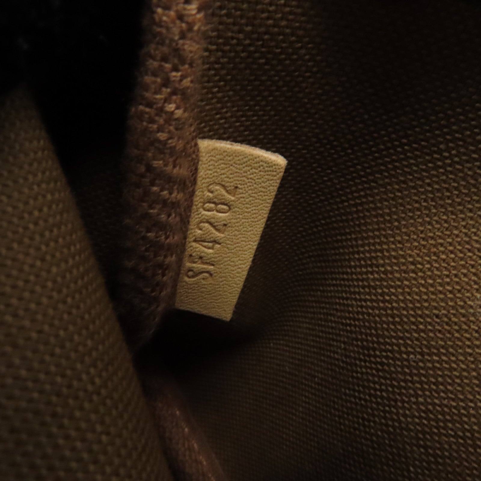 LOUIS VUITTON Monogram Mini Pochette Accessoires金扣手挽袋啡色