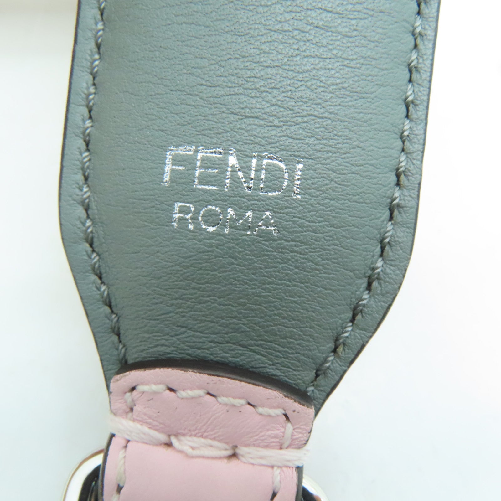 FENDI 牛皮皮革Shoulder Strap银扣肩背带粉红色