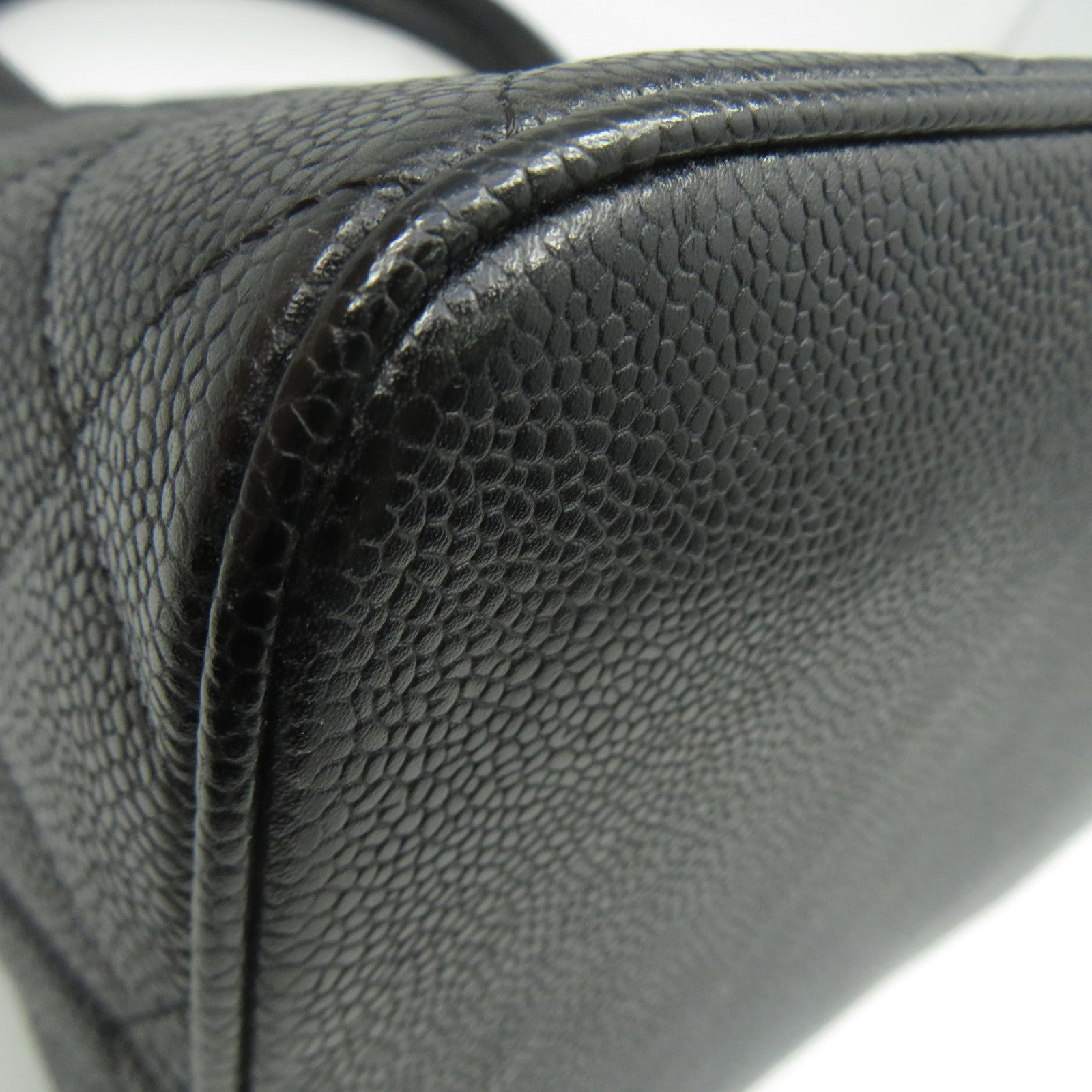 CHANEL 菱格Caviar皮革Vintage Bag金扣肩背袋黑色