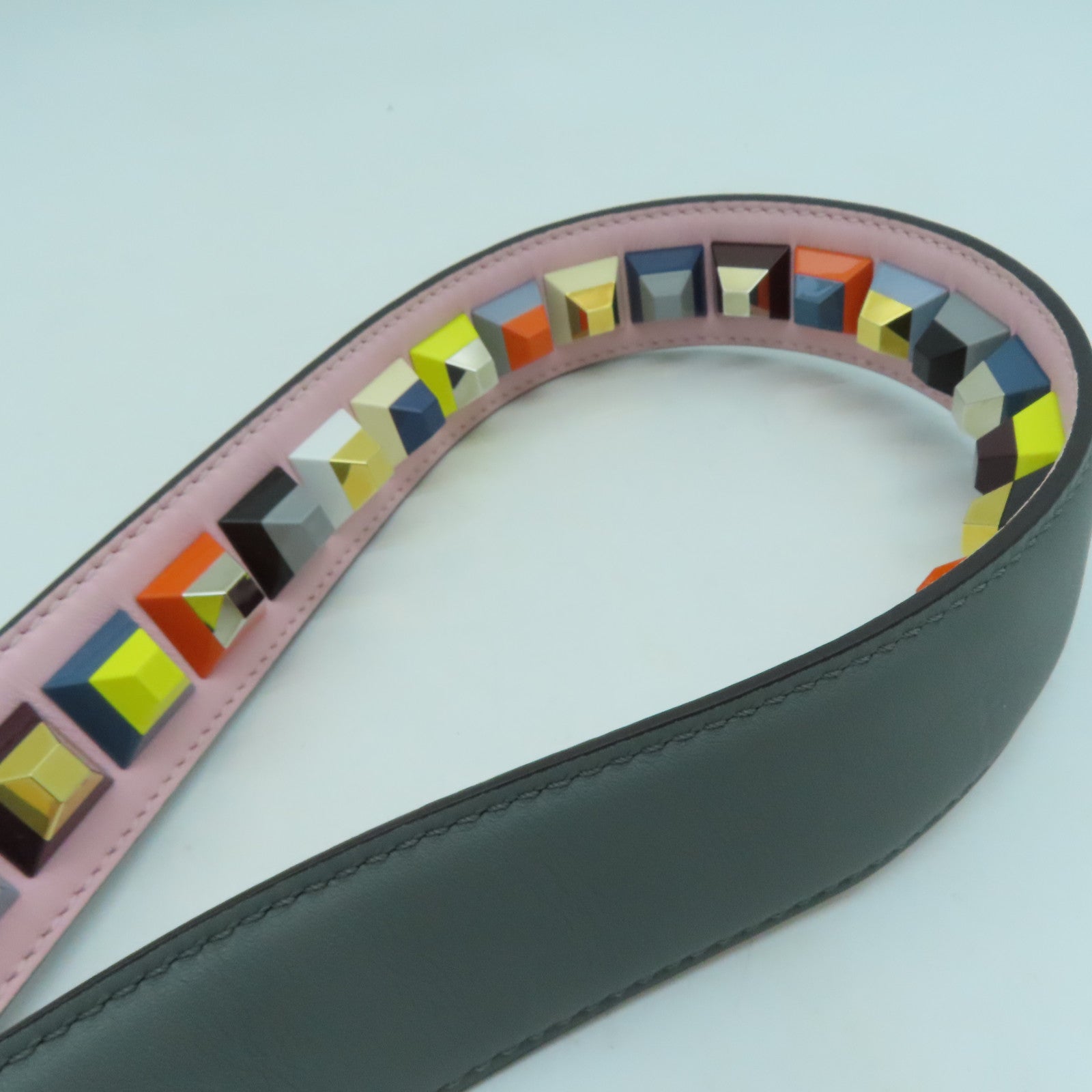 FENDI 牛皮皮革Shoulder Strap银扣肩背带粉红色