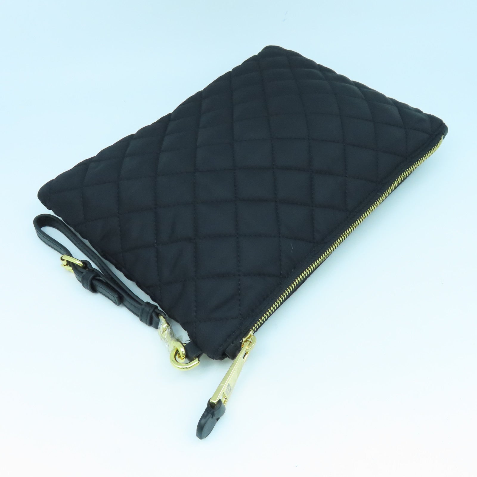 MOSCHINO 尼龍Clutch Bag金扣手拿包黑色
