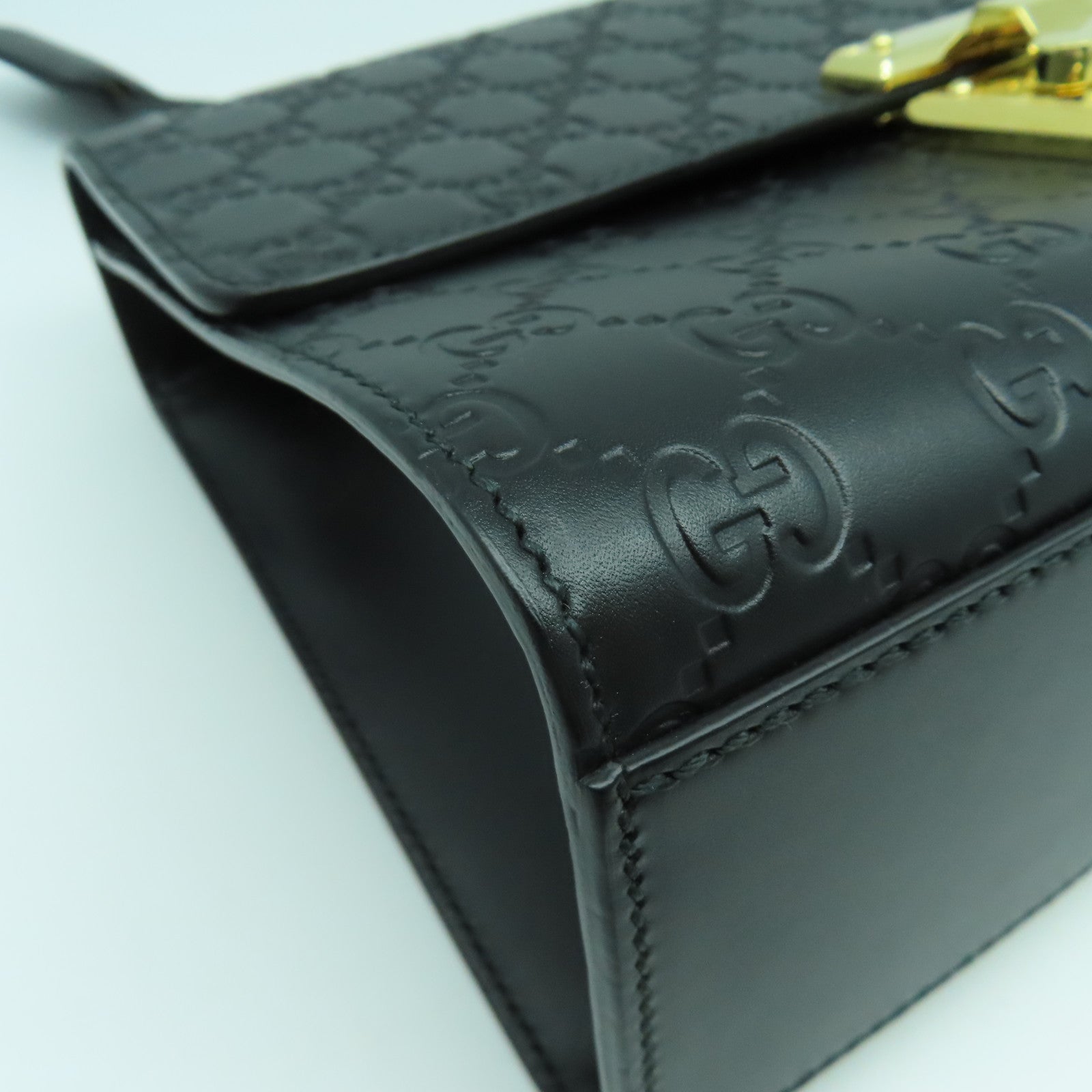 GUCCI 牛皮皮革Shoulder Bag金扣鏈帶肩背袋黑色