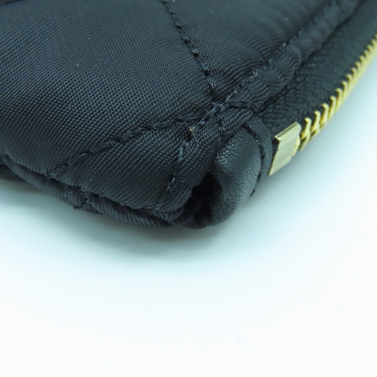 MOSCHINO 尼龍Clutch Bag金扣手拿包黑色