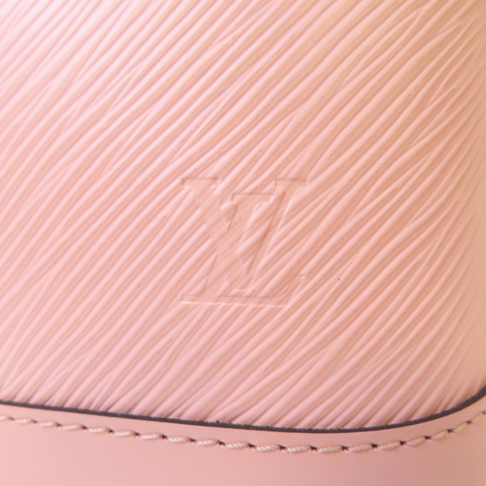 LOUIS VUITTON Epi Alma Mini Bag金扣鏈帶肩背袋粉紅色