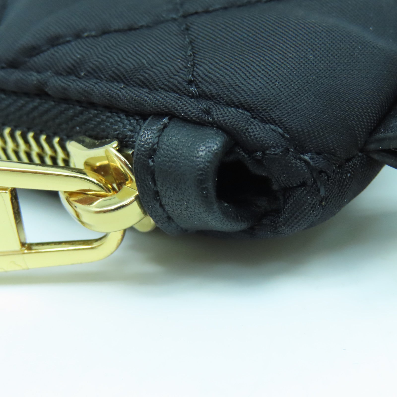 MOSCHINO 尼龍Clutch Bag金扣手拿包黑色