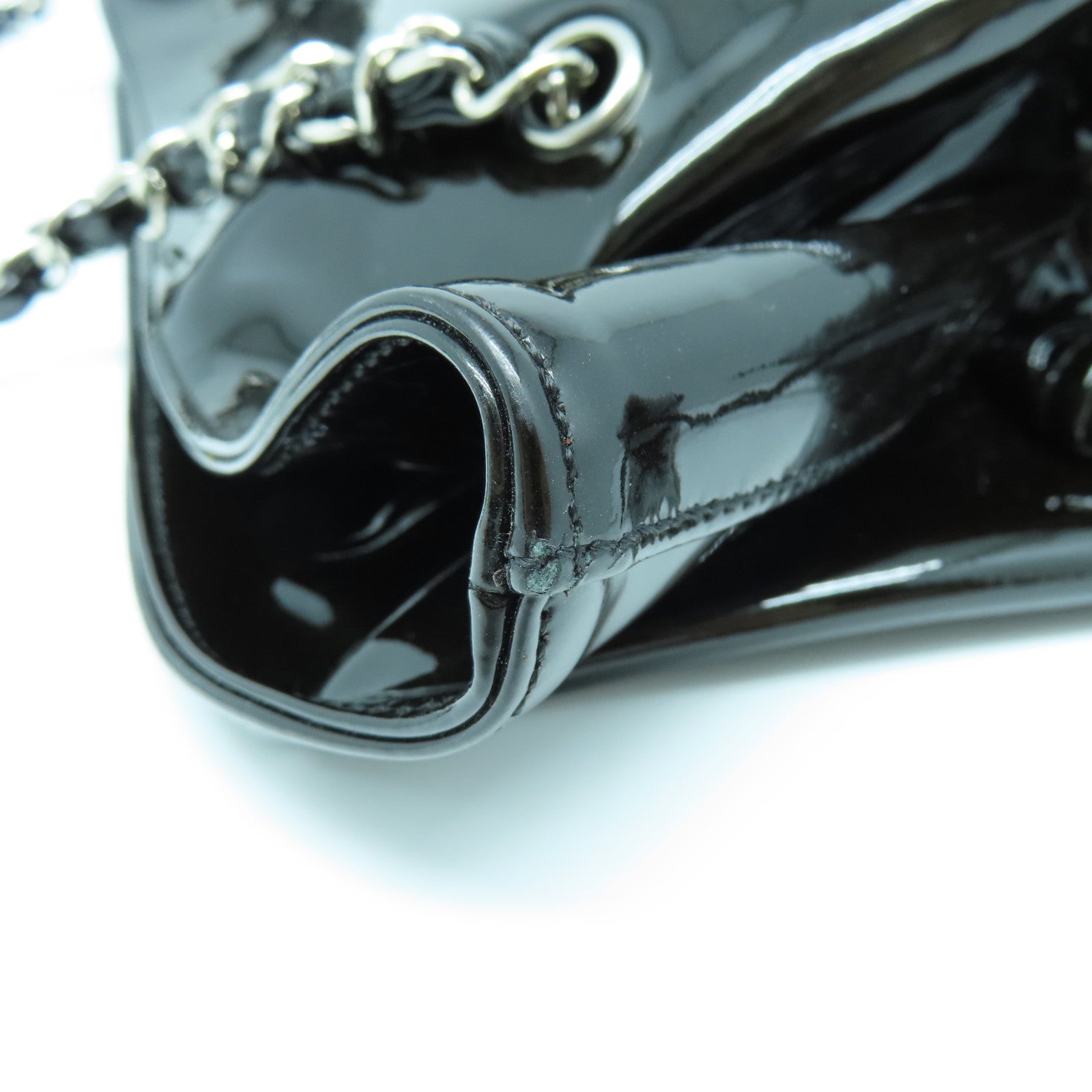 CHANEL 珐琅Chain Shoulder银扣链带肩背袋黑色